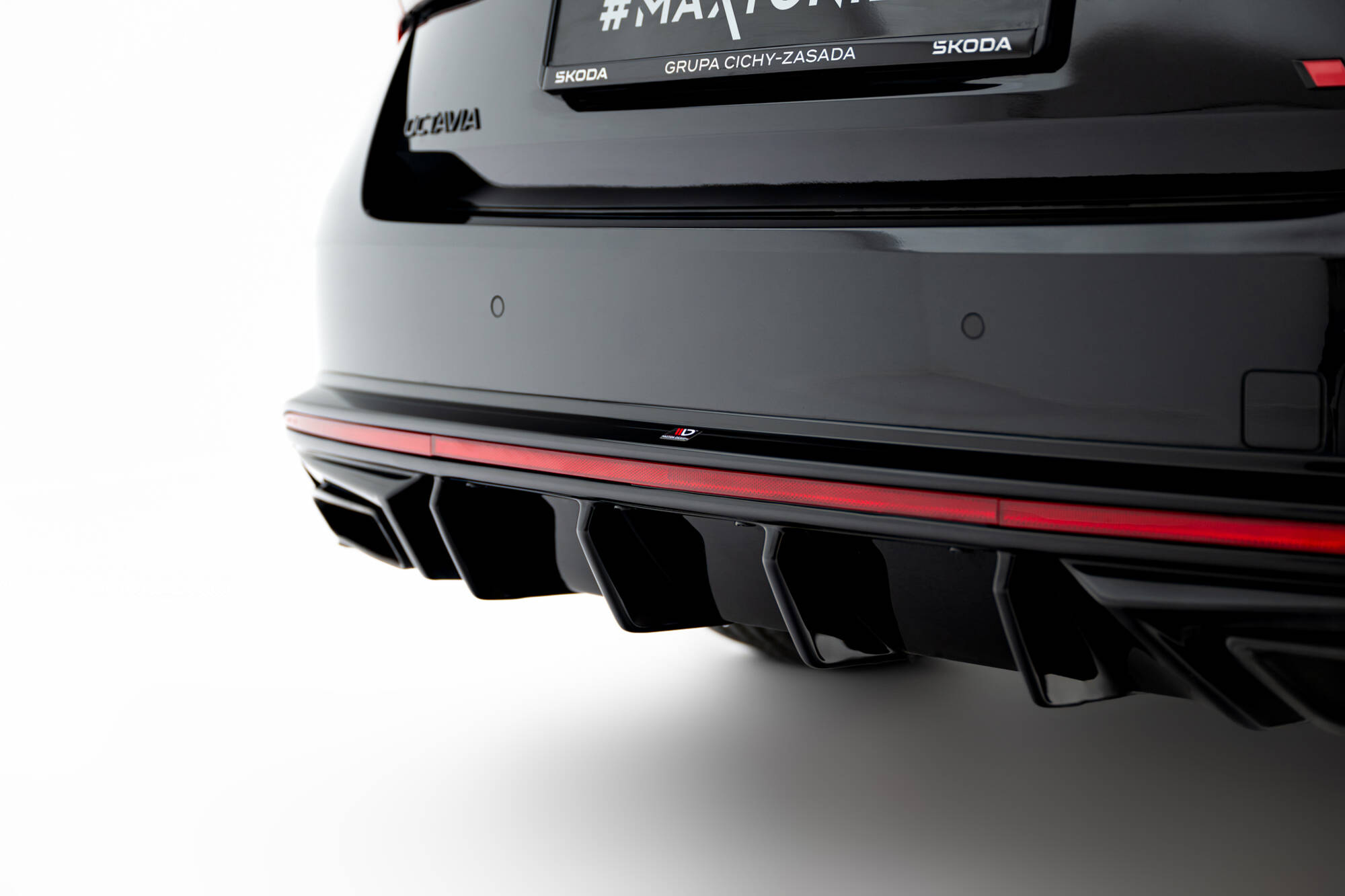 Street+ Heck Ansatz Diffusor passend für Skoda Octavia RS Liftback / Combi Mk4 FL schwarz Hochglanz