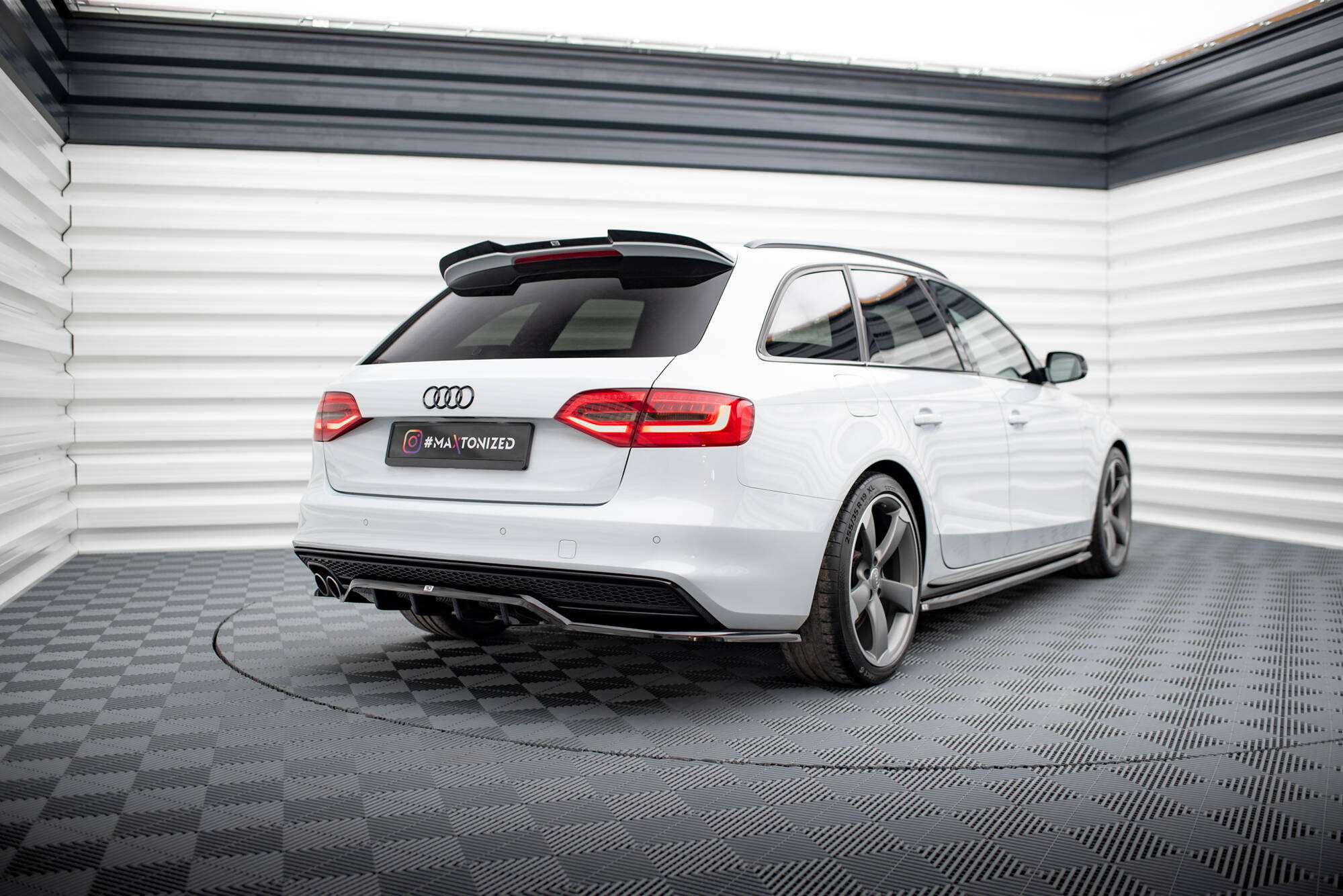 Heck Spoiler Aufsatz Abrisskante passend für Audi A4 Competition Avant B8 FL schwarz Hochglanz