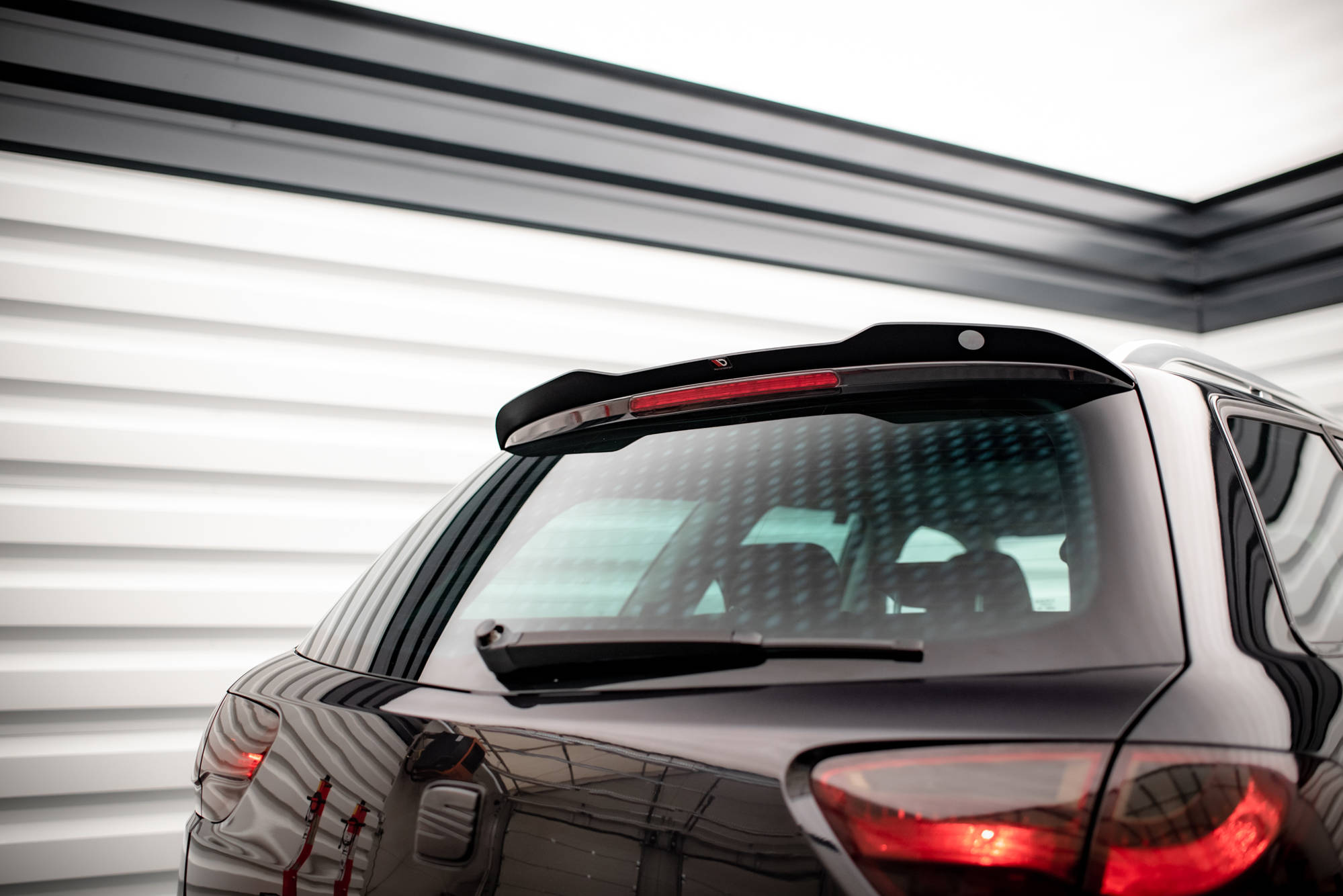 Heck Spoiler Aufsatz Abrisskante passend für Seat Exeo ST schwarz Hochglanz