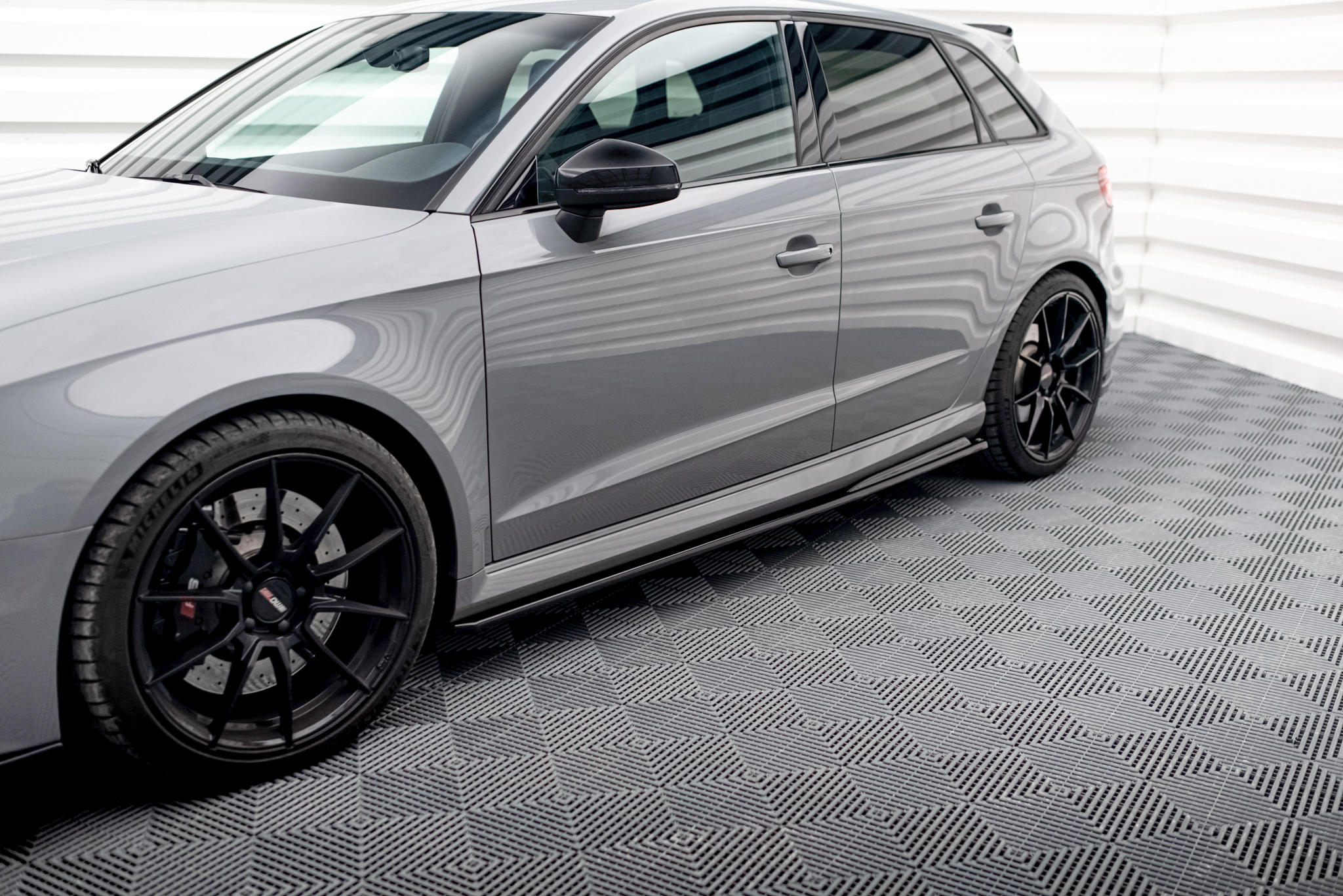Street+ Seitenschweller Leisten V.2 passend für Audi RS3 8V Sportback FL schwarz Hochglanz