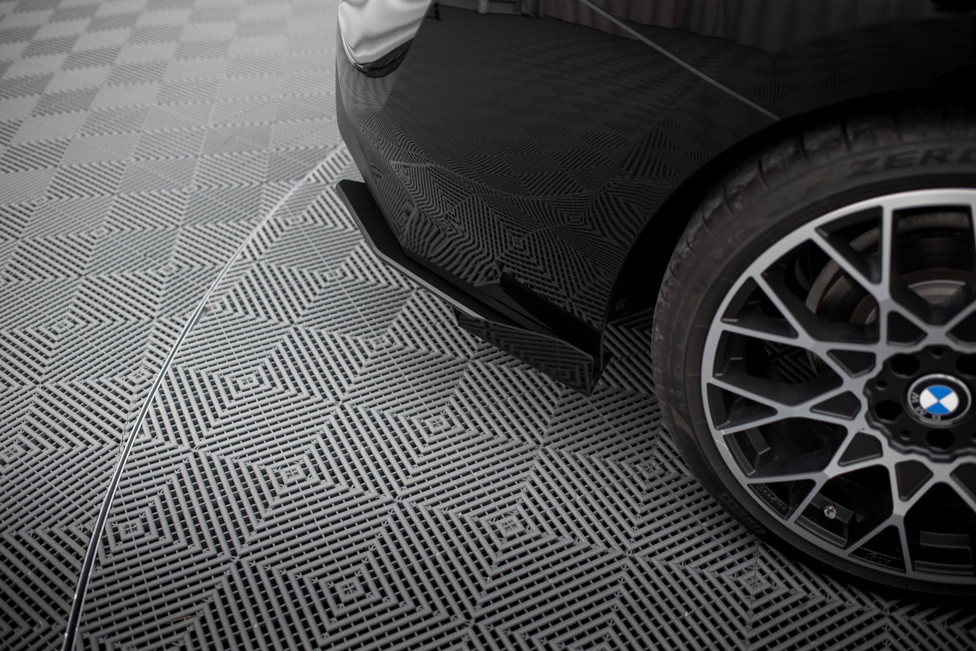 Street Pro Heck Ansatz Flaps passend für BMW 2 Coupe G42 rot+ Hochglanz Flaps