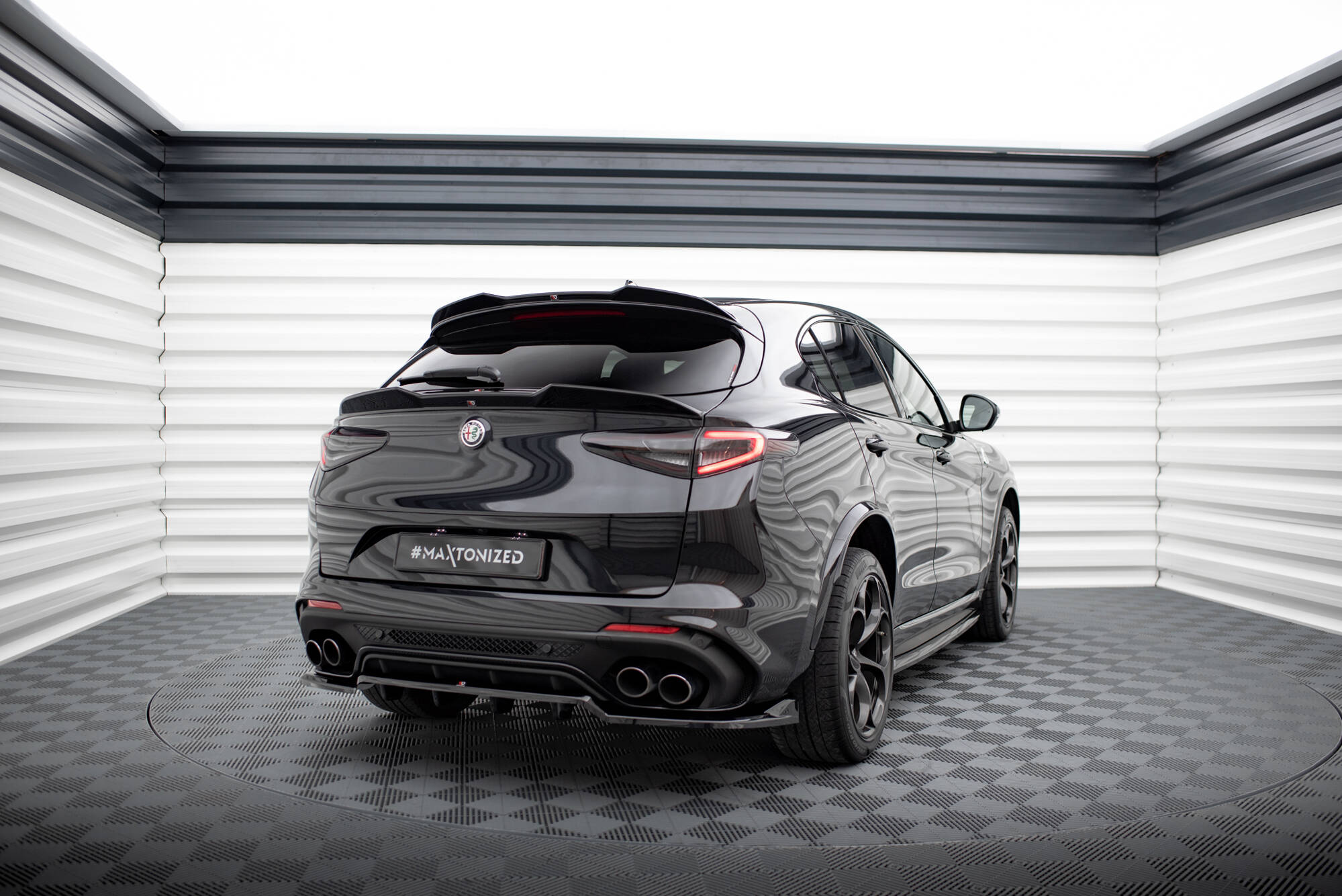 Oberer Heck Spoiler Aufsatz Abrisskante 3D passend für Alfa Romeo Stelvio Mk1 schwarz Hochglanz