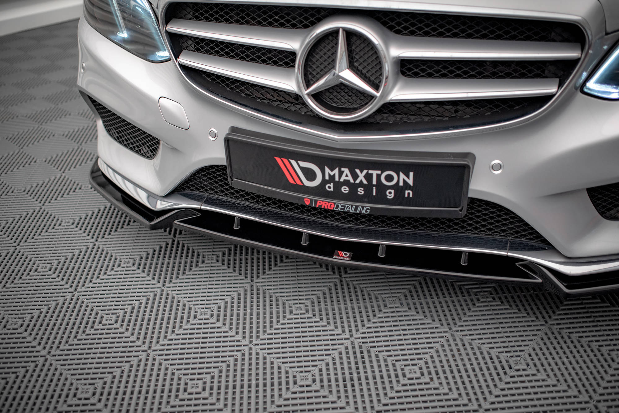 Street+ Spoilerlippe Front Ansatz V.2 passend für Mercedes E AMG-Line Limousine W212 FL schwarz Hochglanz