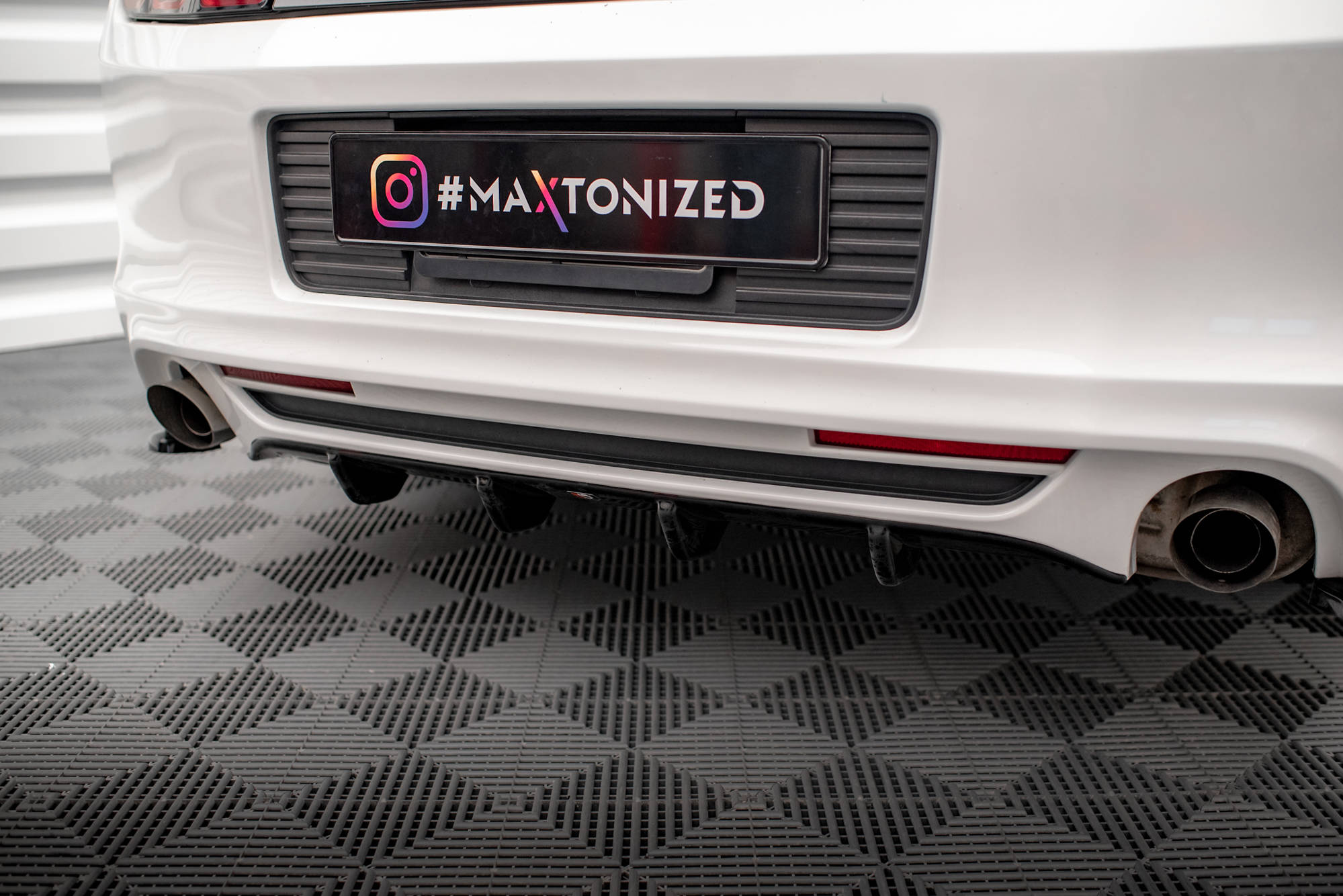 Street+ Heck Ansatz Diffusor passend für Ford Mustang Mk5 FL schwarz Hochglanz