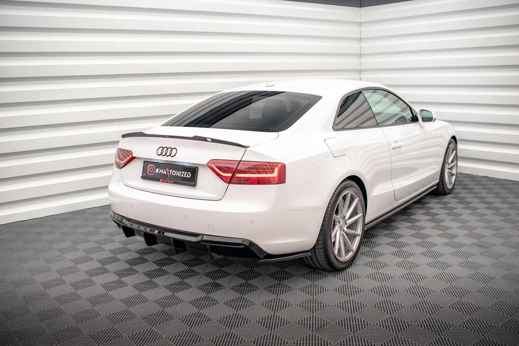 Street+ Heck Ansatz Flaps passend für Audi A5 Coupe 8T FL schwarz Hochglanz