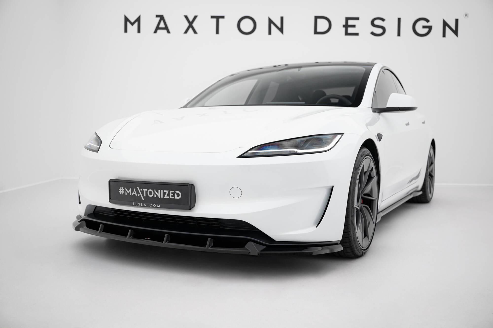 Frontlippe V.2 passend für Tesla Model 3 Performance Mk1 FL schwarz Hochglanz