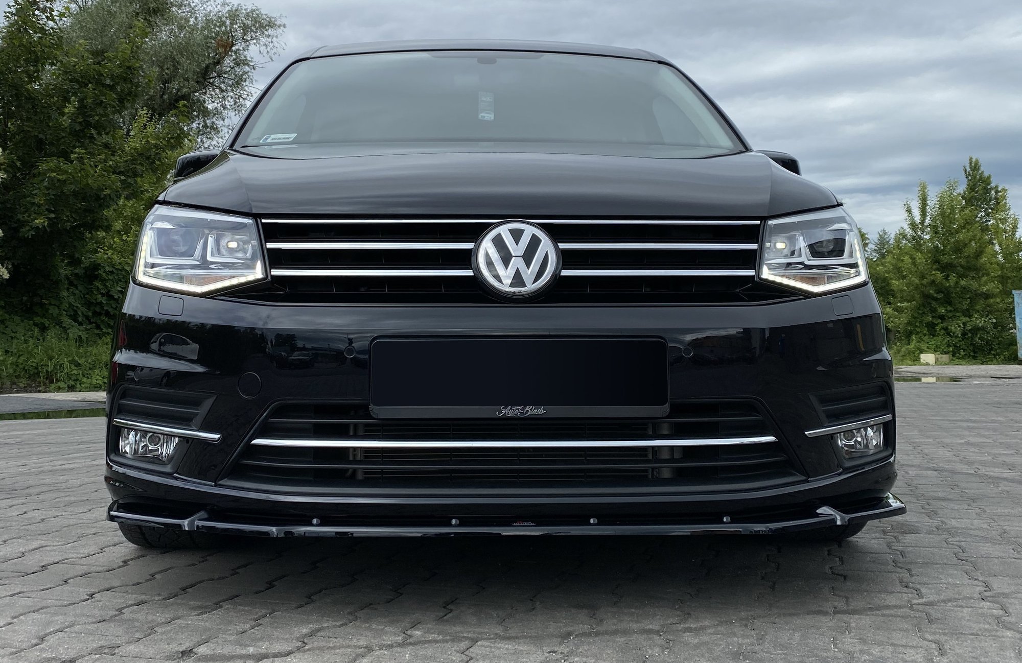 Front Ansatz für VW Caddy Mk. 4 schwarz Hochglanz