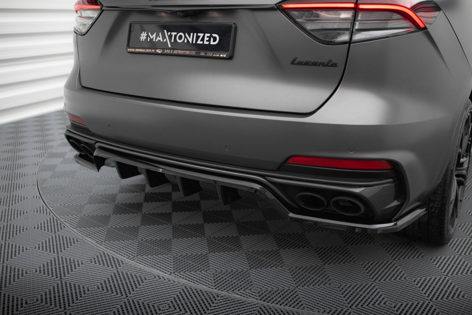 Diffusor Heckansatz passend für Maserati Levante Trofeo Mk1 schwarz Hochglanz