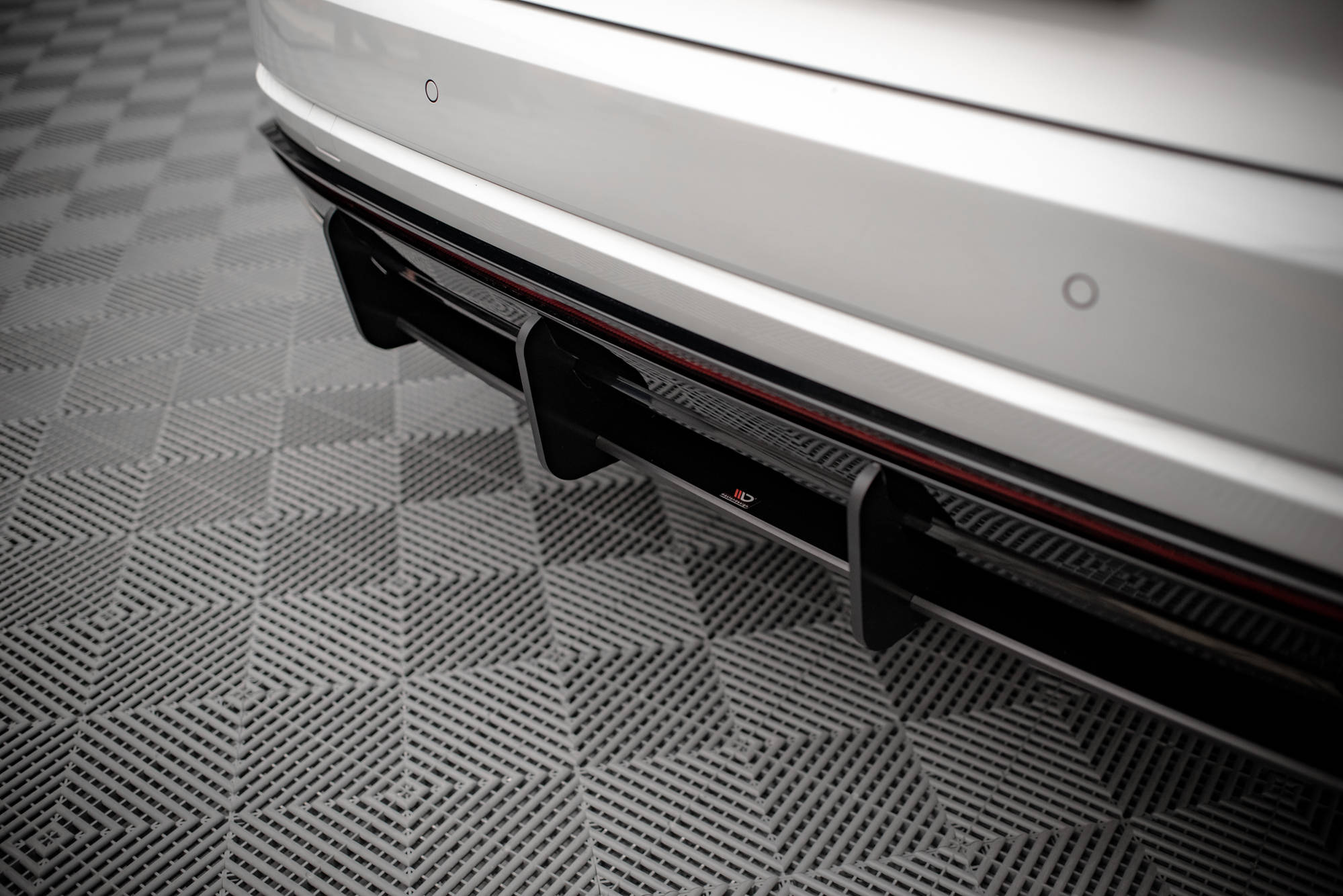 Street Pro Heckschürze Heck Ansatz Diffusor passend für VW Touareg R-Line Mk3 rot
