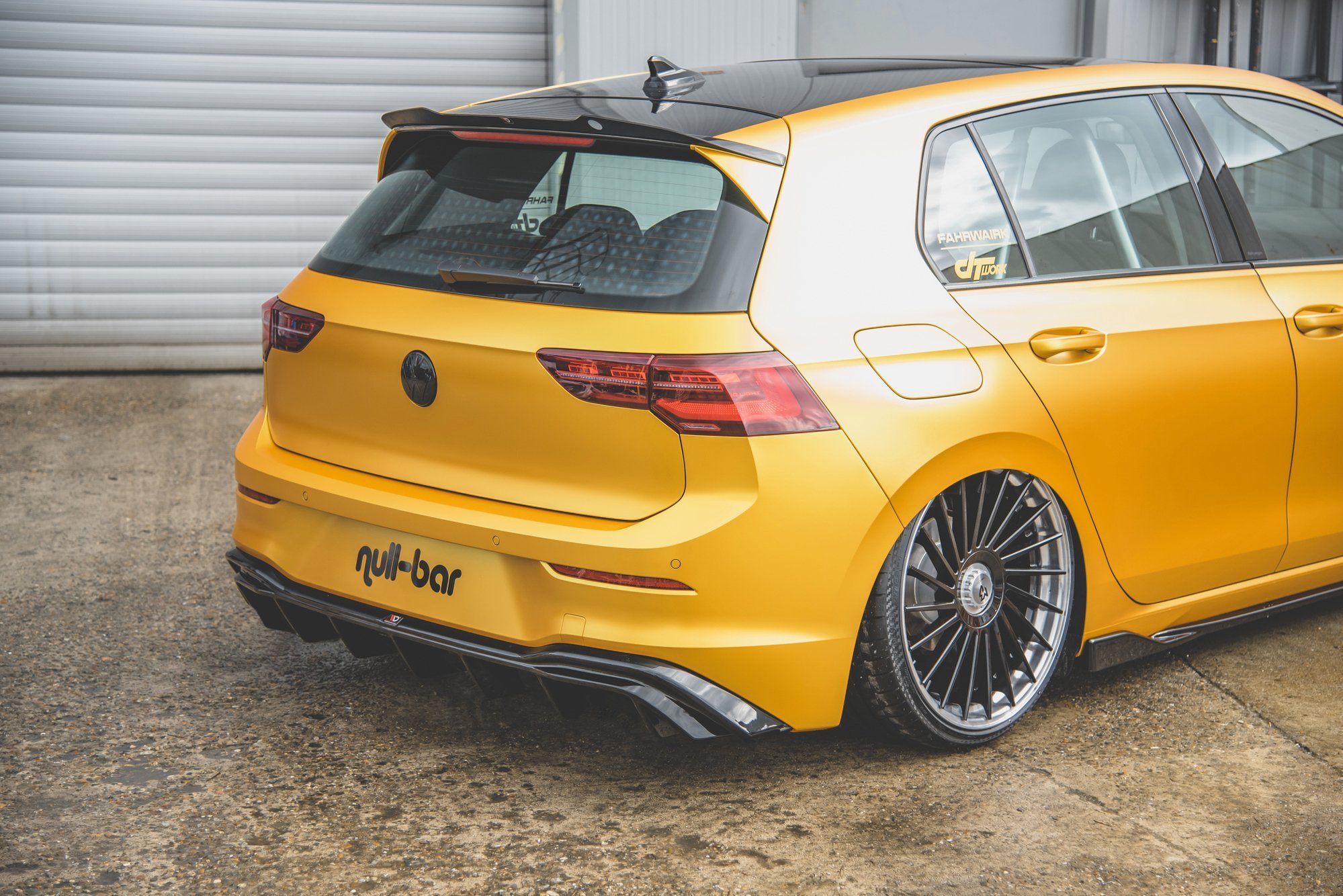 Diffusor Heck Ansatz für VW Golf Mk8 Facelift schwarz Hochglanz
