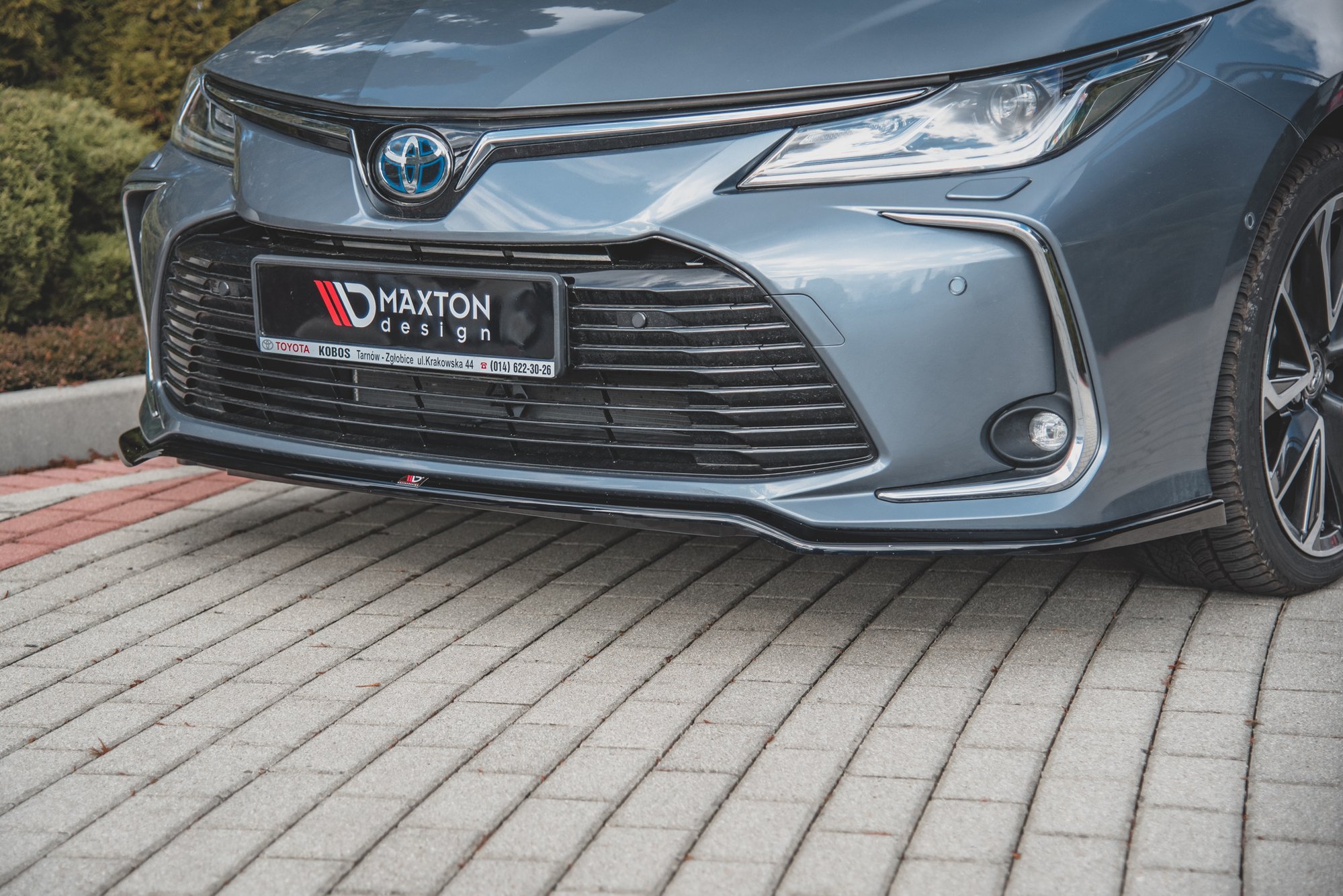 Front Ansatz für Toyota Corolla XII Limousine schwarz Hochglanz