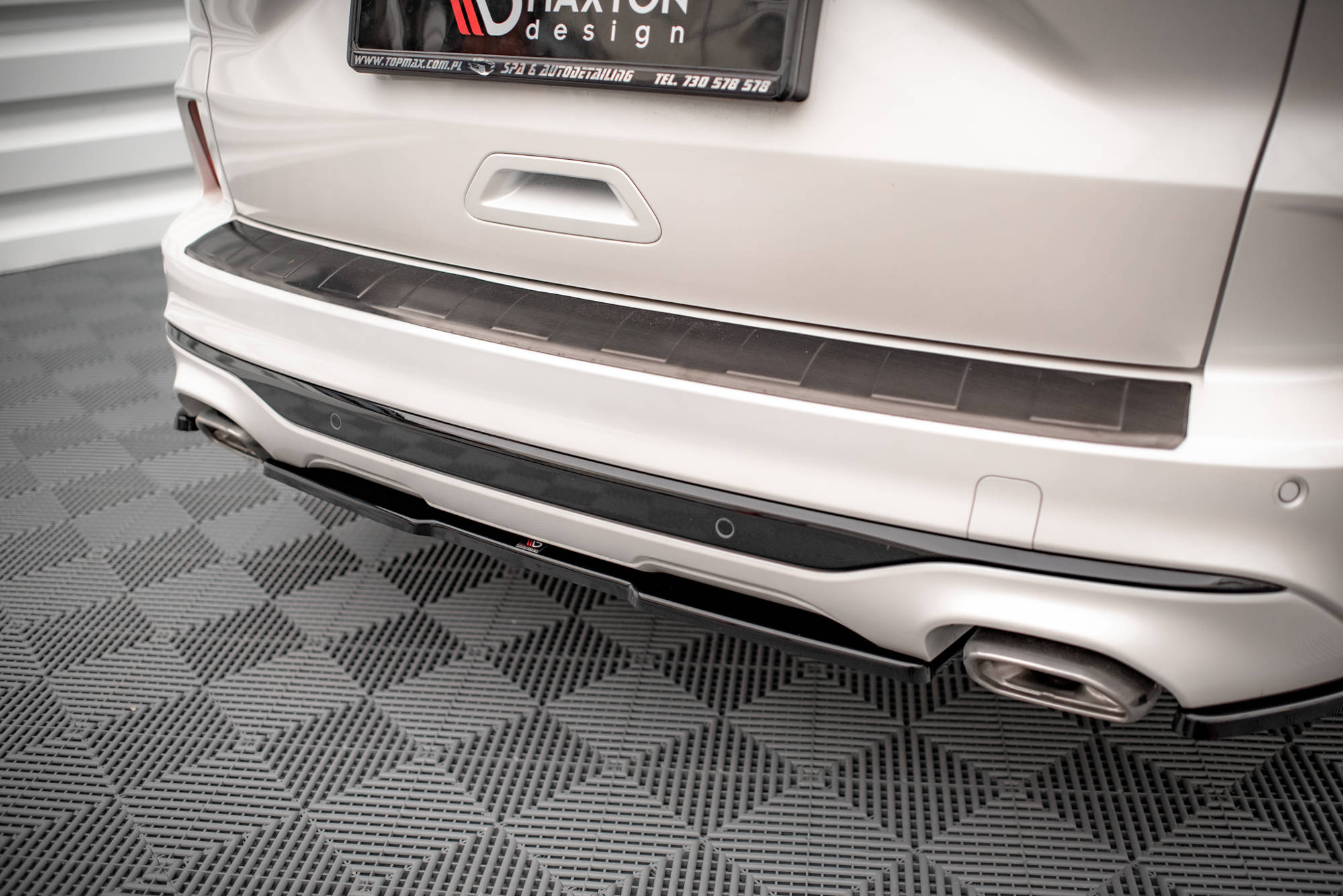 Street+ Mittlerer Diffusor Heck Ansatz passend für Ford Kuga ST-Line Mk3 schwarz Hochglanz