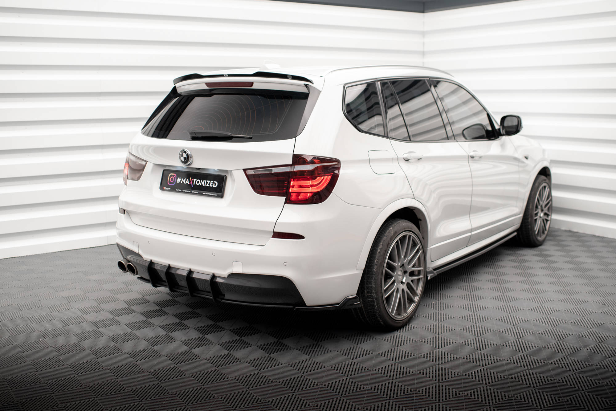 Street Pro Heckschürze Heck Ansatz Diffusor passend für BMW X3 M-Paket F25 schwarz-rot