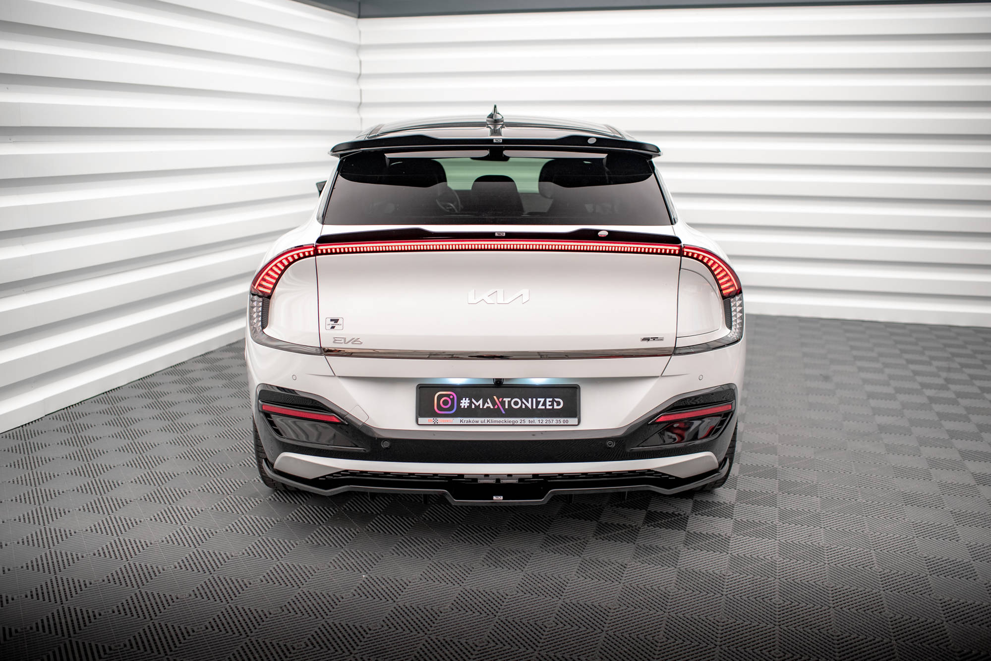 Street+ Mittlerer Diffusor RACE Heck Ansatz passend für Kia EV6 GT-Line Mk1 schwarz Hochglanz
