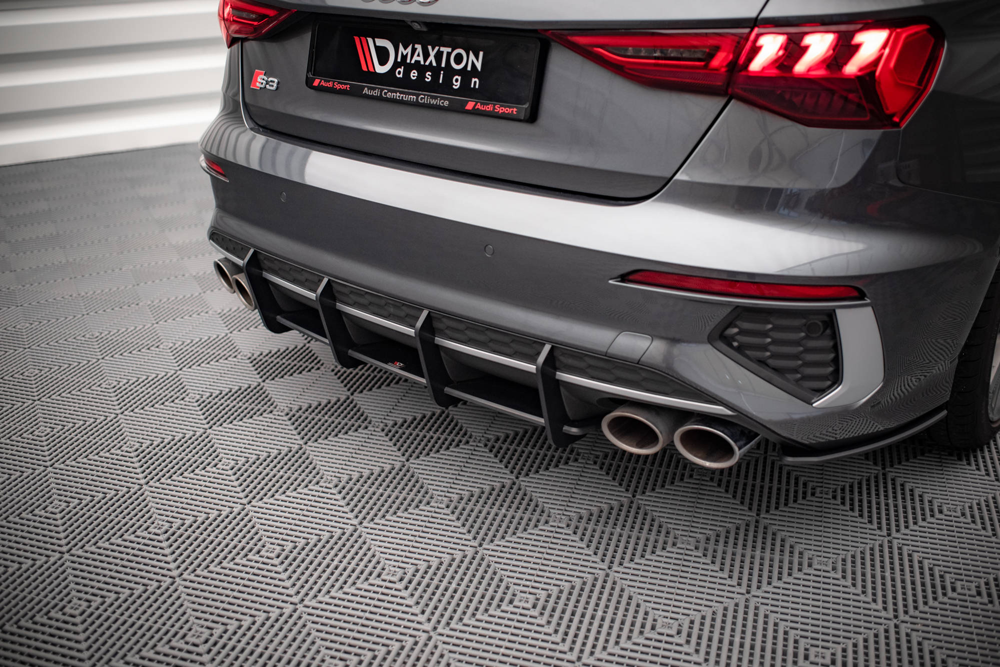 Street Pro Heckschürze Heck Ansatz Diffusor passend für Audi S3 Limousine 8Y schwarz-rot