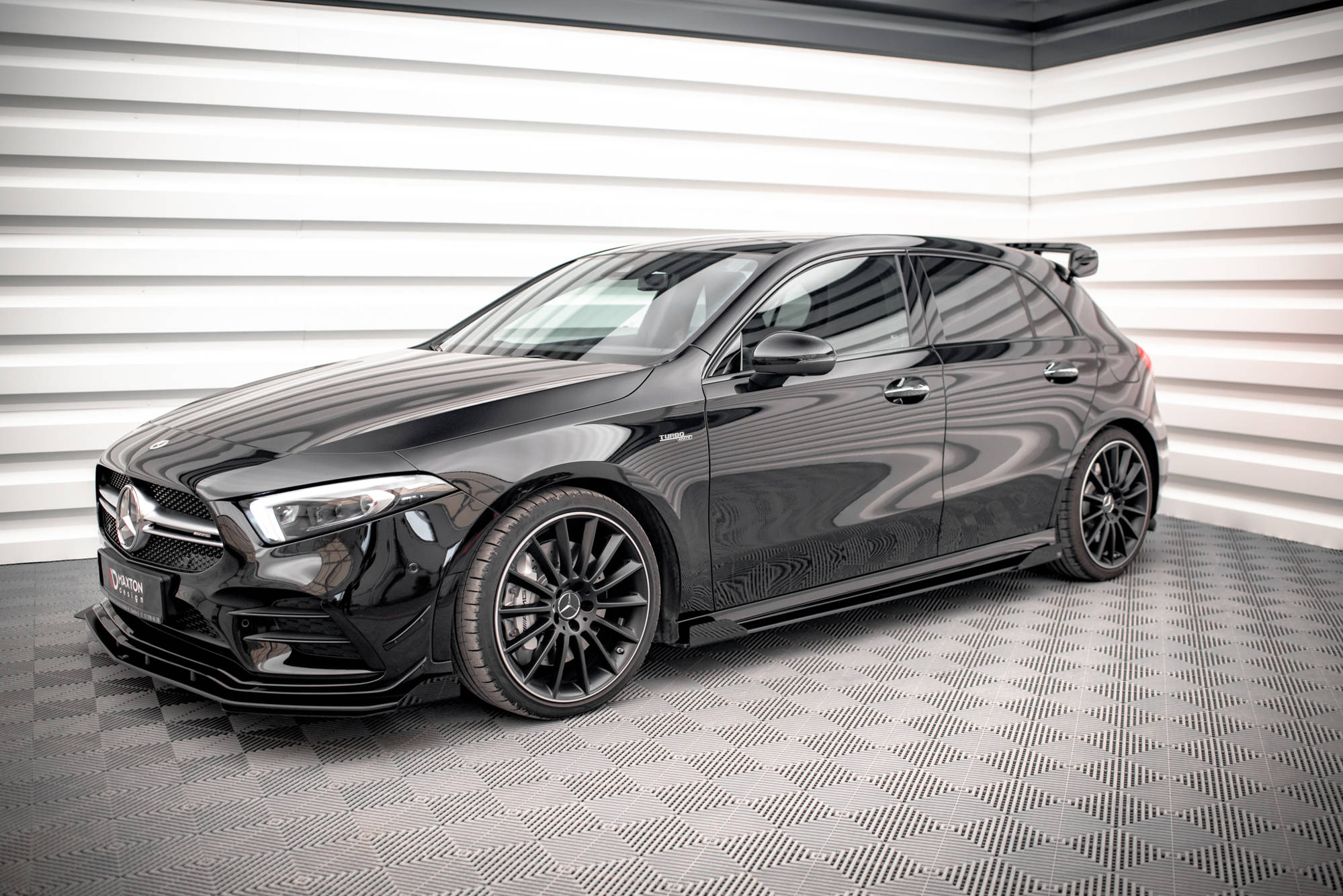 Street Pro Seitenschweller Leisten passend für Mercedes A35 AMG / AMG-Line W177 rot+ Hochglanz Flaps