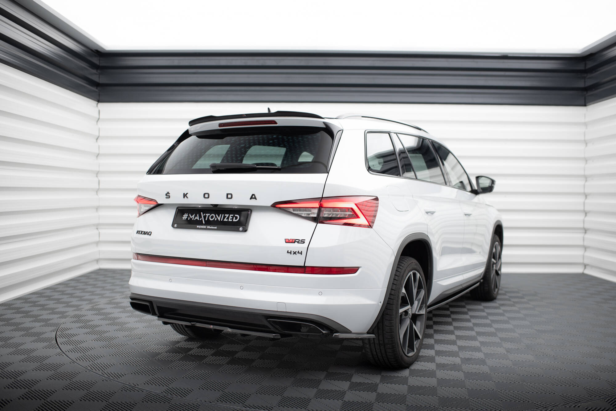 Spoiler CAP V.2 für Skoda Kodiaq Mk1 Sportline/RS schwarz Hochglanz