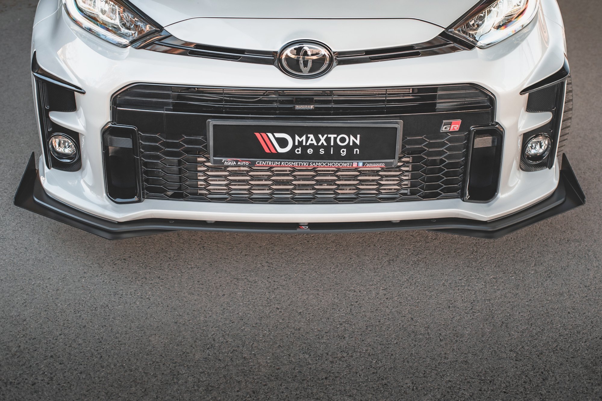 Street Pro Spoilerlippe Front Ansatz + Flaps passend für Toyota GR Yaris Mk4 schwarz Hochglanz