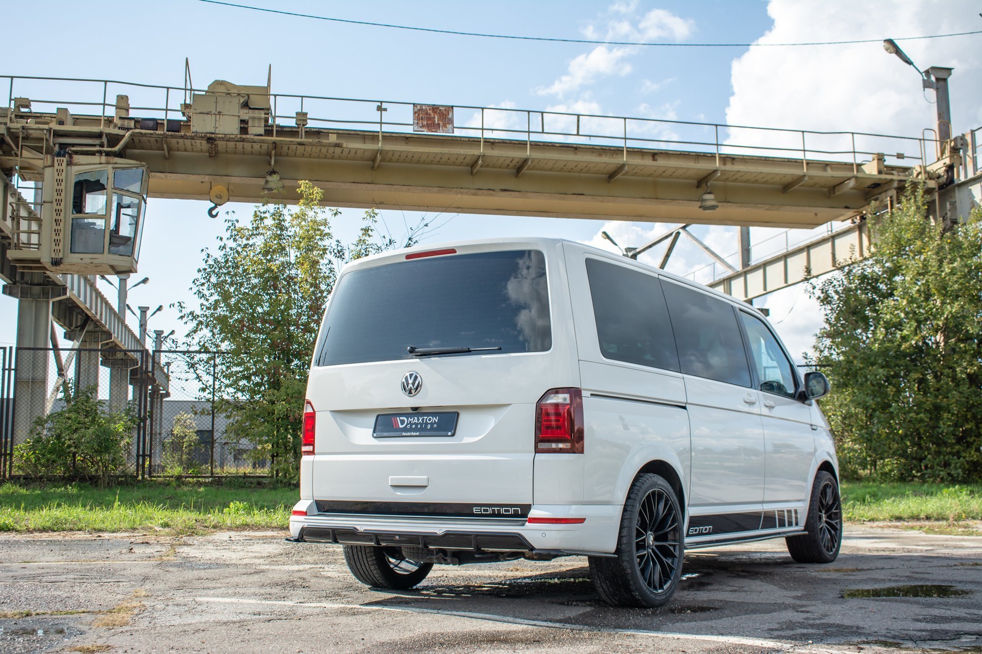 Diffusor Heck Ansatz für VW T6 / T6.1 schwarz Hochglanz