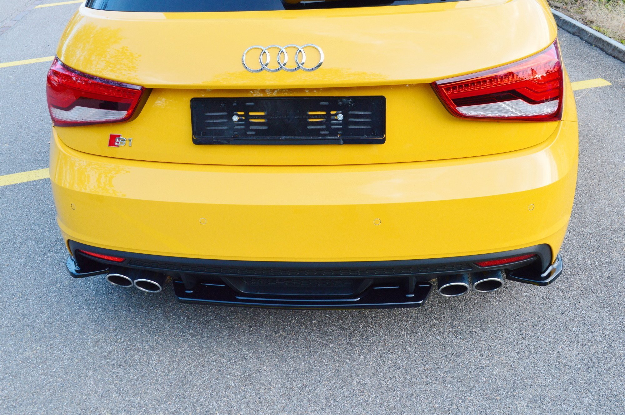 Heckansatz Audi S1 8X schwarz Hochglanz