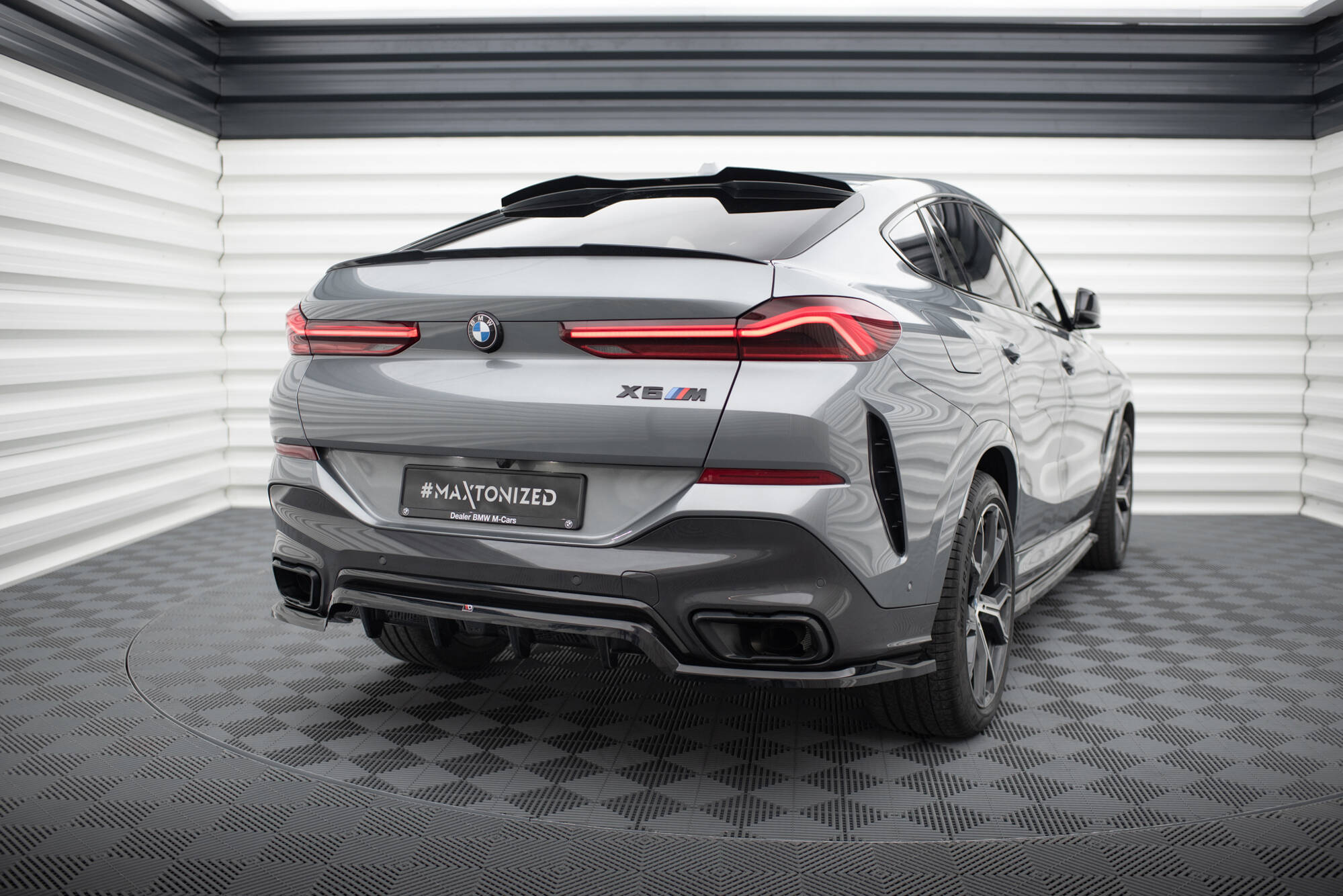 Street+ Mittlerer Diffusor RACE Heck Ansatz V.1 passend für BMW X6 M-Paket G06 FL schwarz Hochglanz