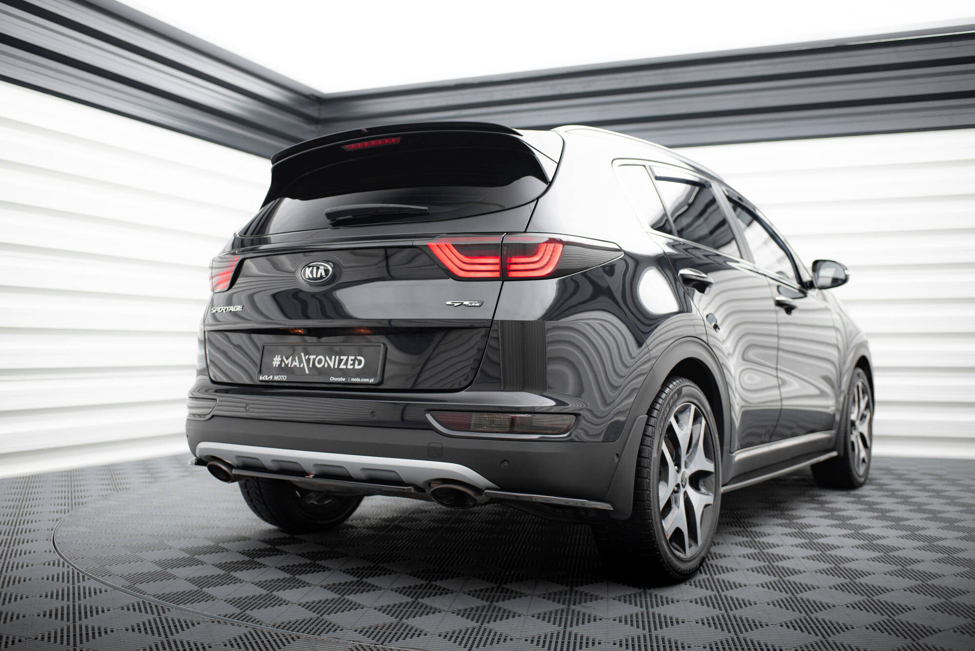Street+ Mittlerer Diffusor Heck Ansatz passend für Kia SPORTAGE mk4 GT-Line schwarz Hochglanz