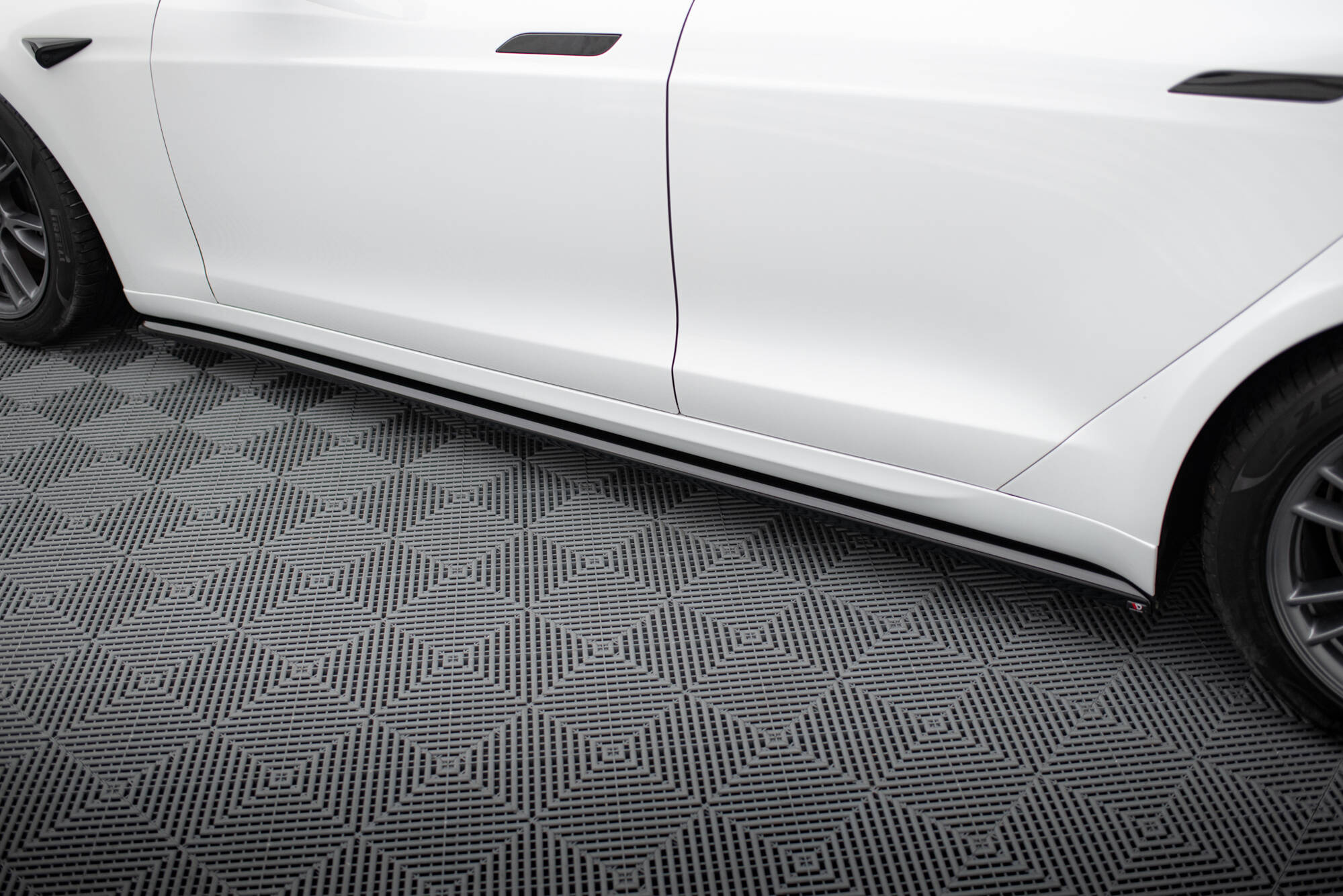 Seitenschweller Ansatz Paar V.2 passend für Tesla Model S Plaid Mk1 FL schwarz Hochglanz