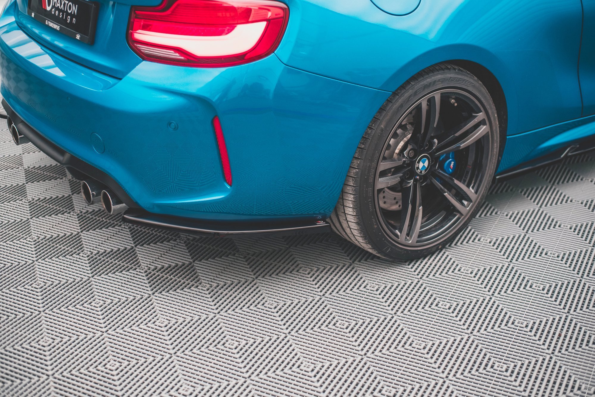 Street+ Heck Ansatz Flaps V.2 passend für BMW M2 F87 schwarz Hochglanz