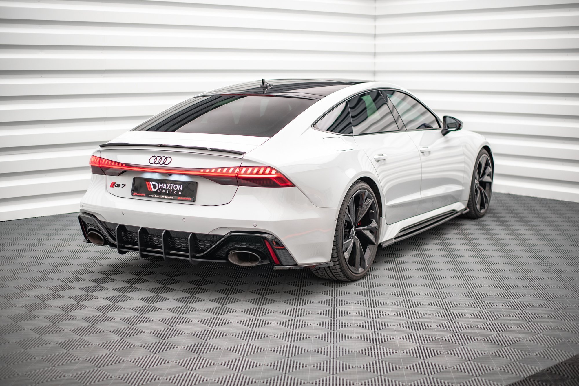 Street Pro Heckschürze Heck Ansatz Diffusor passend für Audi RS7 C8 / RS6 C8 rot