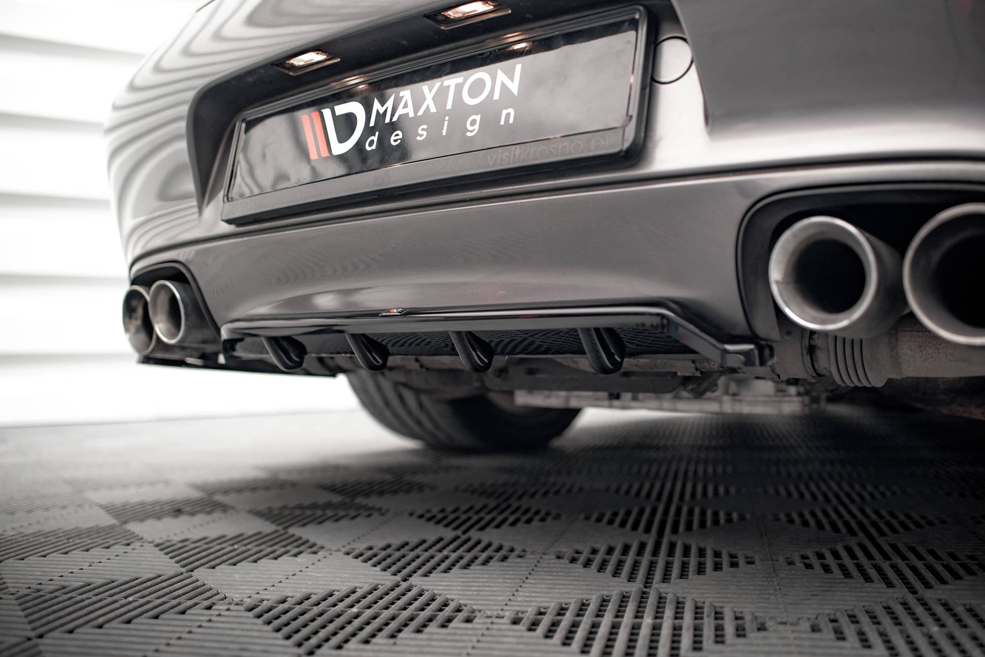 Street+ Mittlerer Diffusor RACE Heck Ansatz passend für Porsche 911 Carrera / Carrera GTS 997 FL schwarz Hochglanz