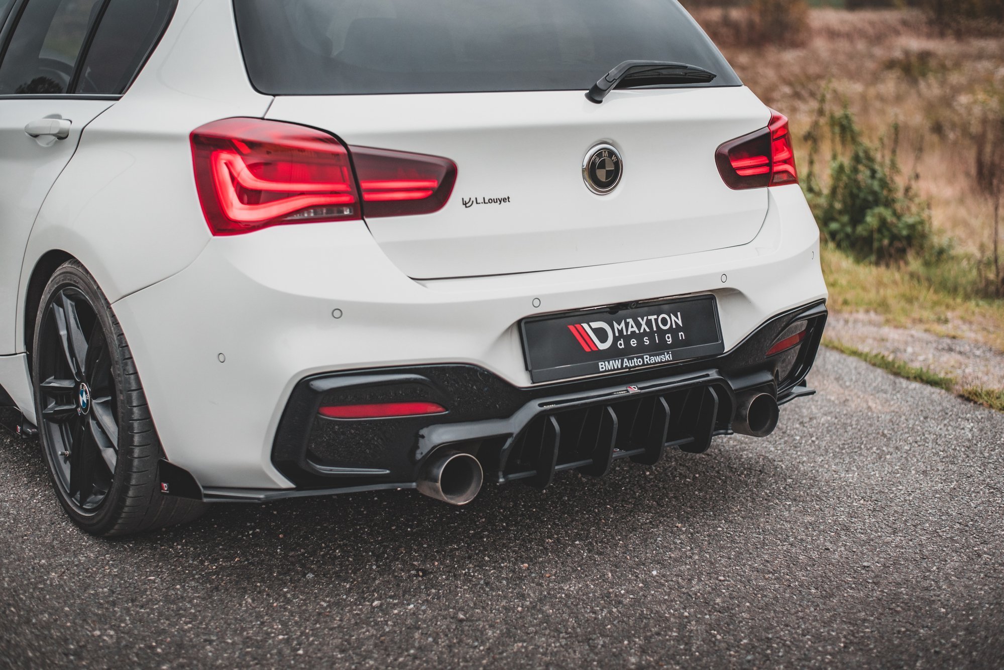 Street Pro Heckschürze Heck Ansatz Diffusor V.4 passend für BMW M140i schwarz-rot