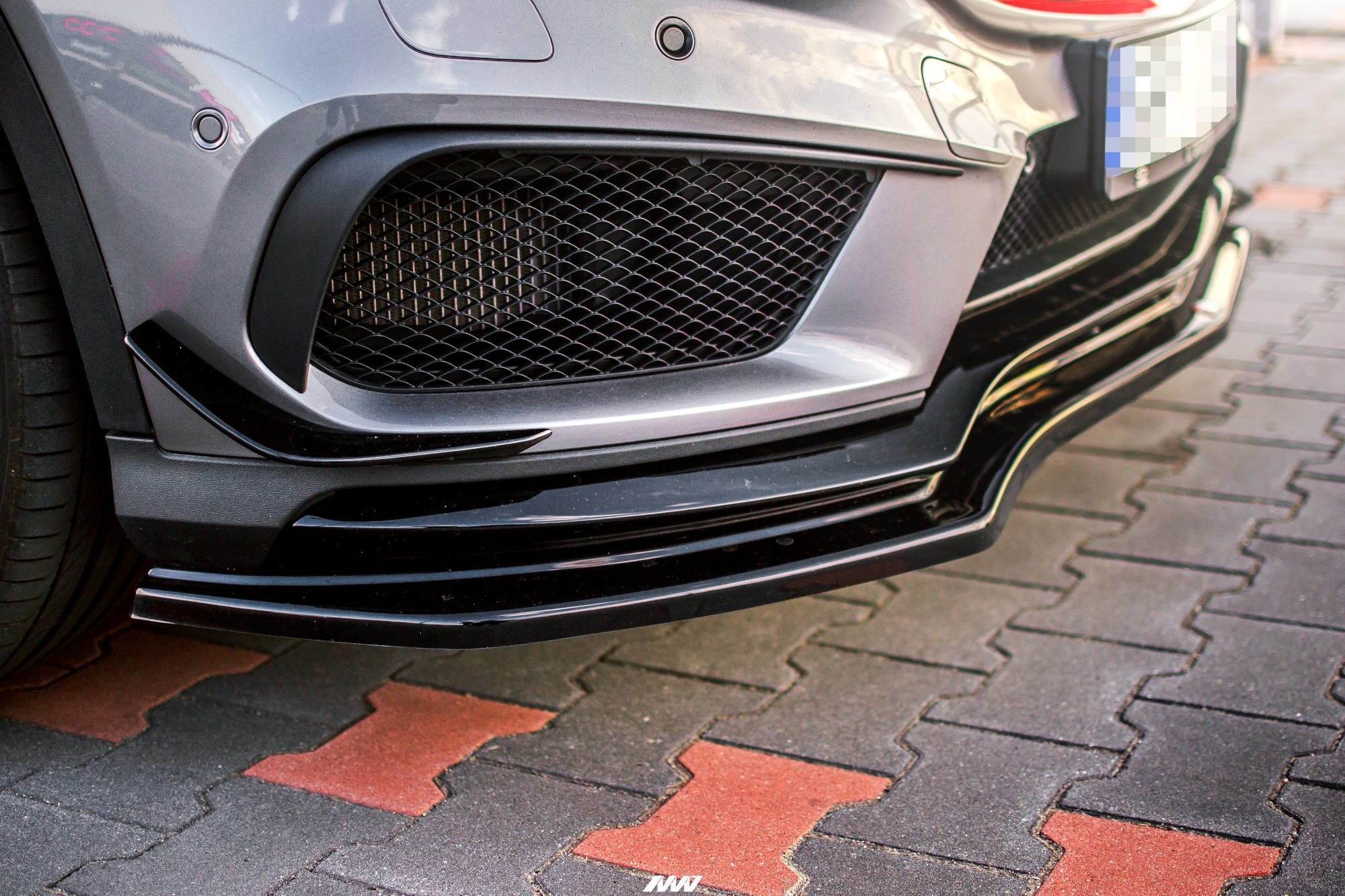 Front Ansatz für Mercedes-Benz GLA 45 AMG schwarz Hochglanz