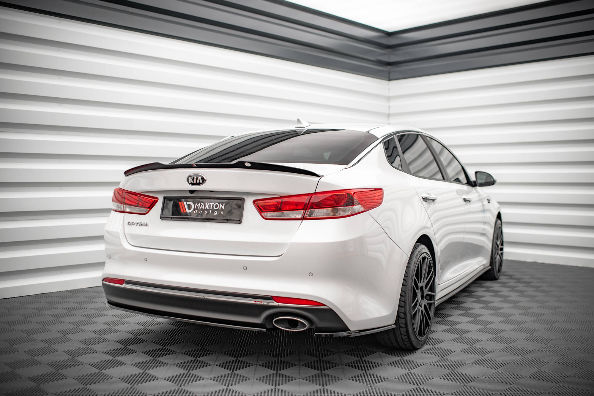 Heck Spoiler Aufsatz Abrisskante passend für Kia Optima Mk4 schwarz Hochglanz