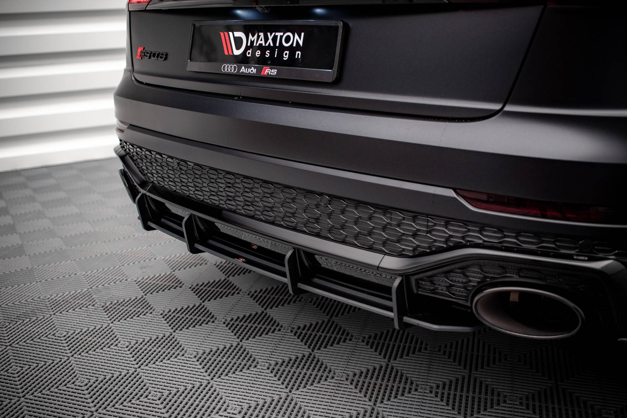 Street Pro Heckschürze Heck Ansatz Diffusor passend für Audi RSQ8 Mk1 schwarz-rot
