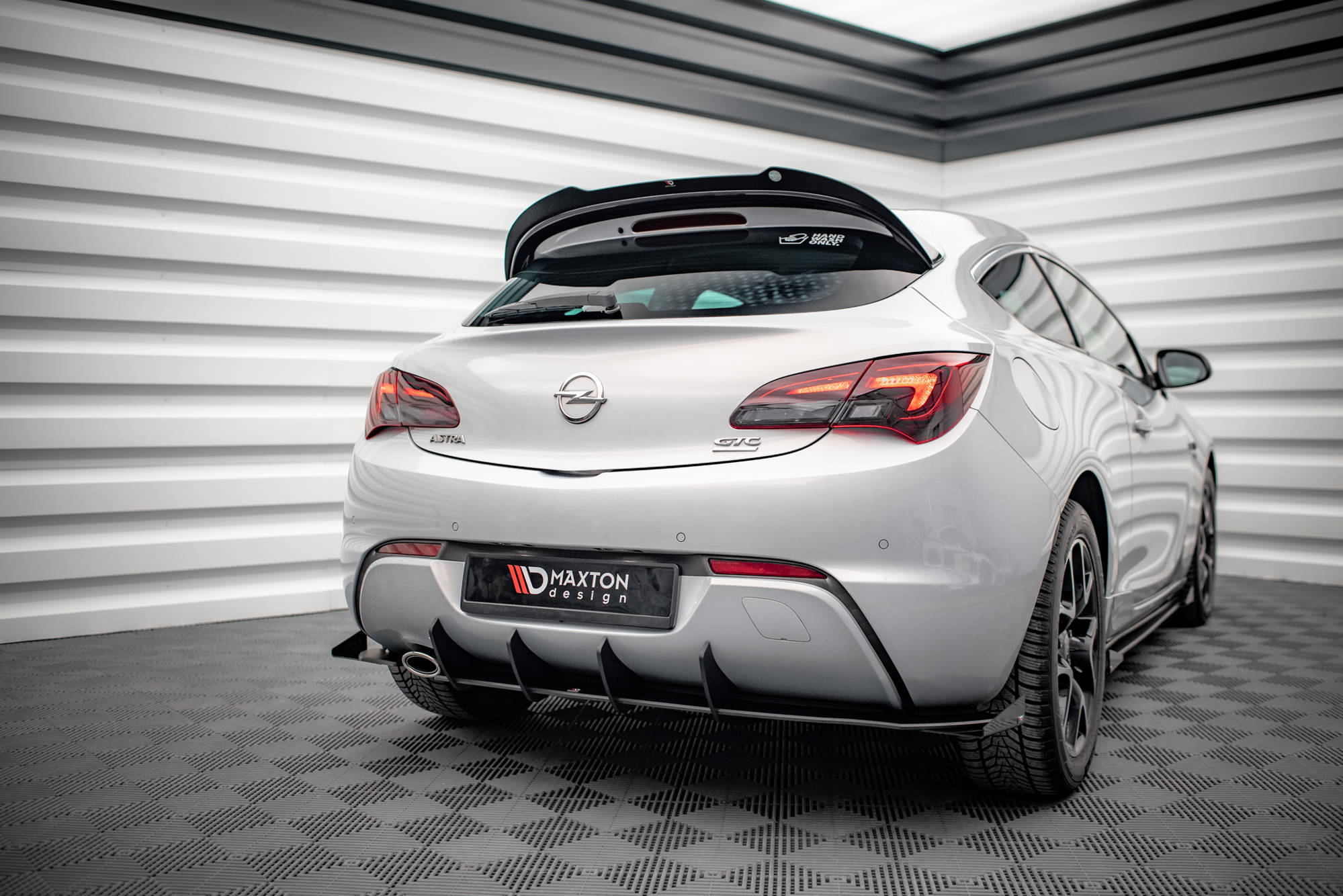 Street Pro Heck Ansatz Diffusor + Flaps passend für Opel Astra GTC OPC-Line J schwarz Hochglanz