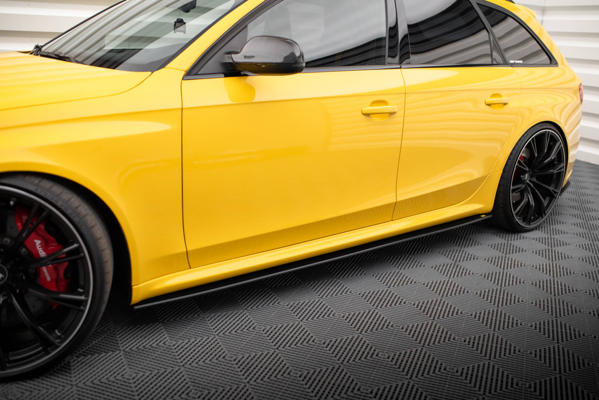 Street Pro Seitenschweller Leisten passend für Audi RS4 B8 rot