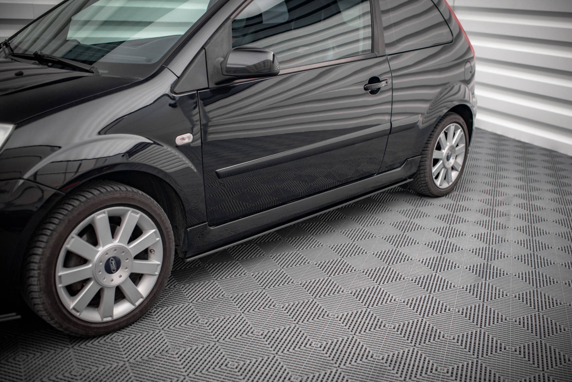 Street Pro Seitenschweller Leisten passend für Ford Fiesta ST Mk6 rot