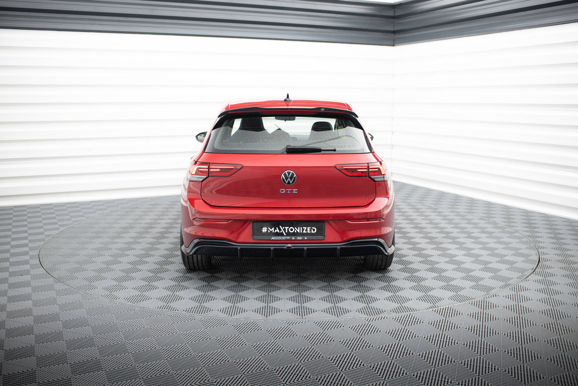 Street+ Heck Ansatz Diffusor passend für VW Golf GTE / R-Line Mk8 / Mk8 FL schwarz Hochglanz