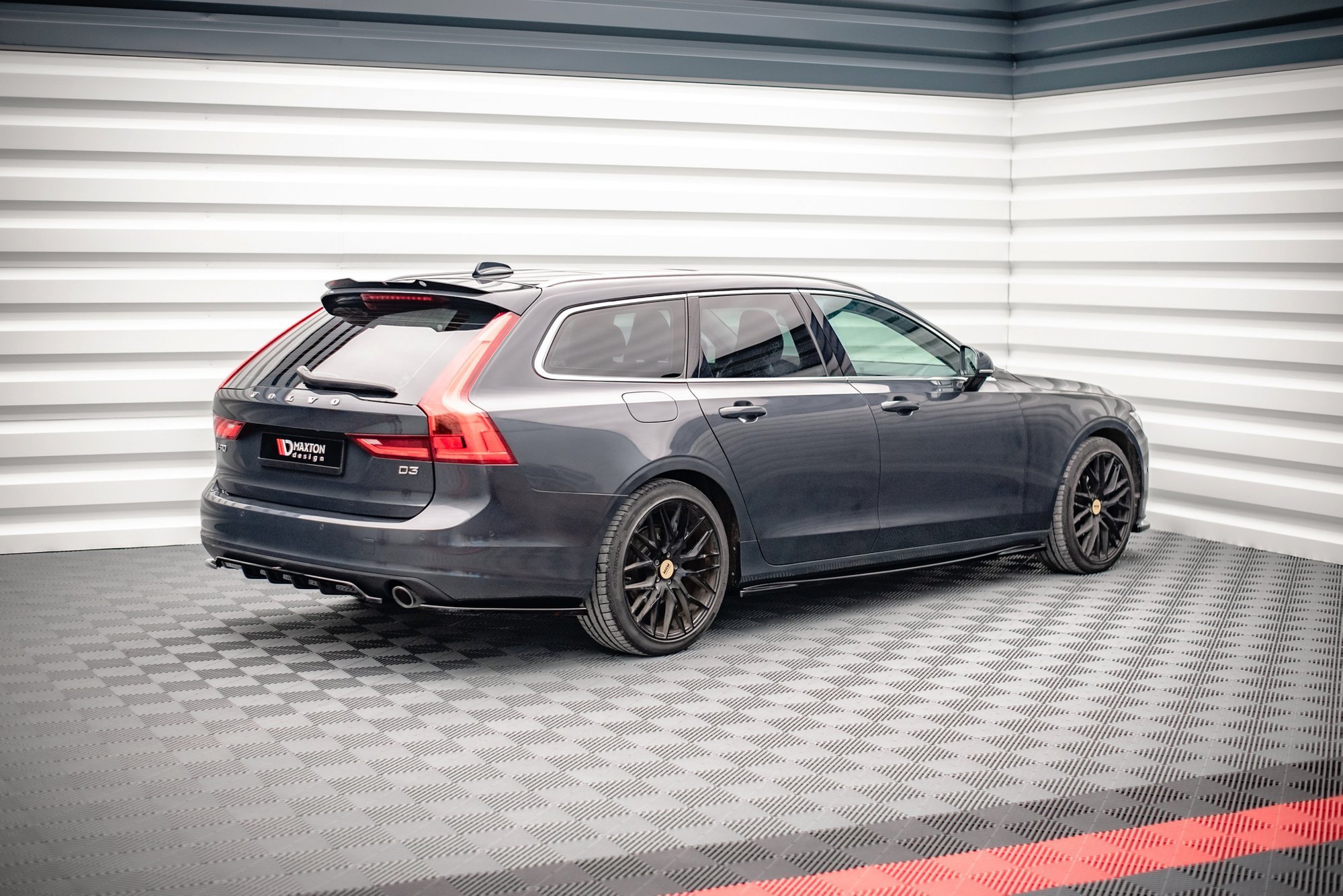 Street+ Mittlerer Diffusor RACE Heck Ansatz V.1 passend für Volvo V90 Mk2 schwarz Hochglanz