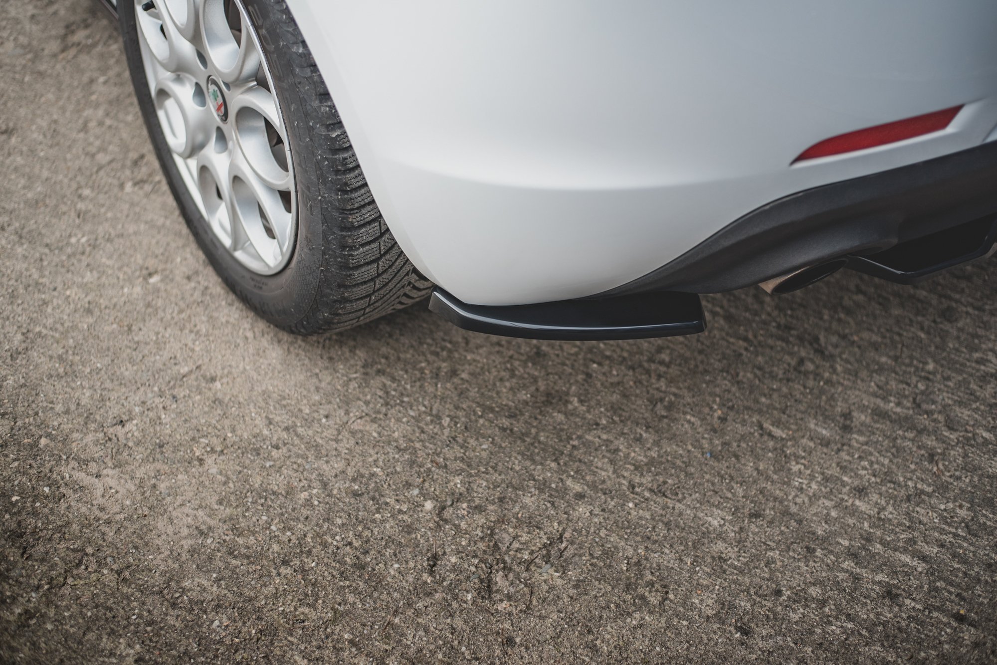 Street+ Heck Ansatz Flaps V.1 passend für Alfa Romeo Giulietta schwarz Hochglanz