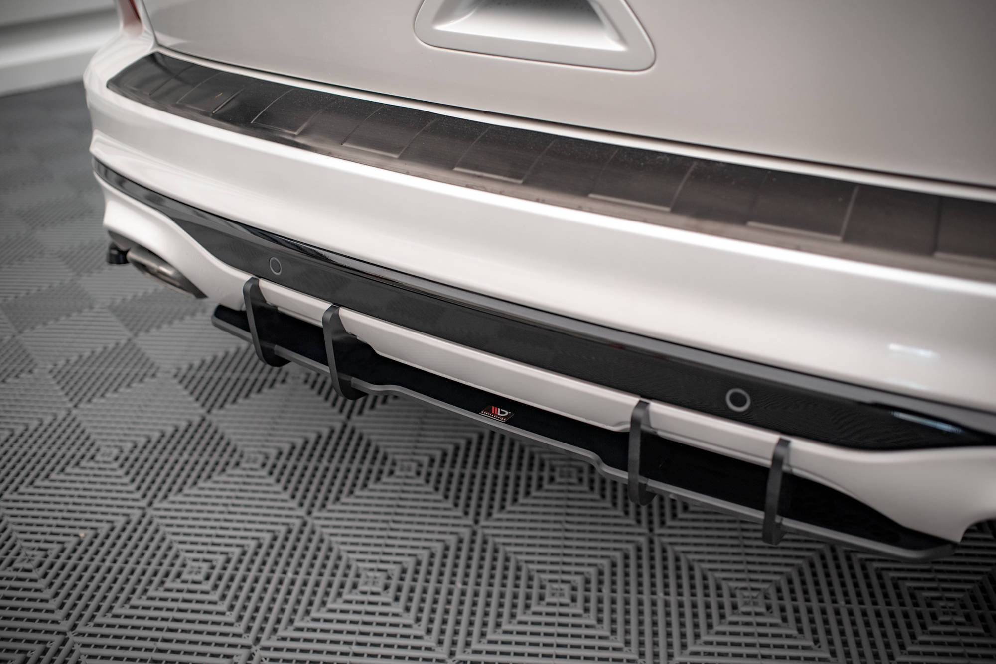 Street Pro Heckschürze Heck Ansatz Diffusor passend für Ford Kuga ST-Line Mk3 schwarz-rot
