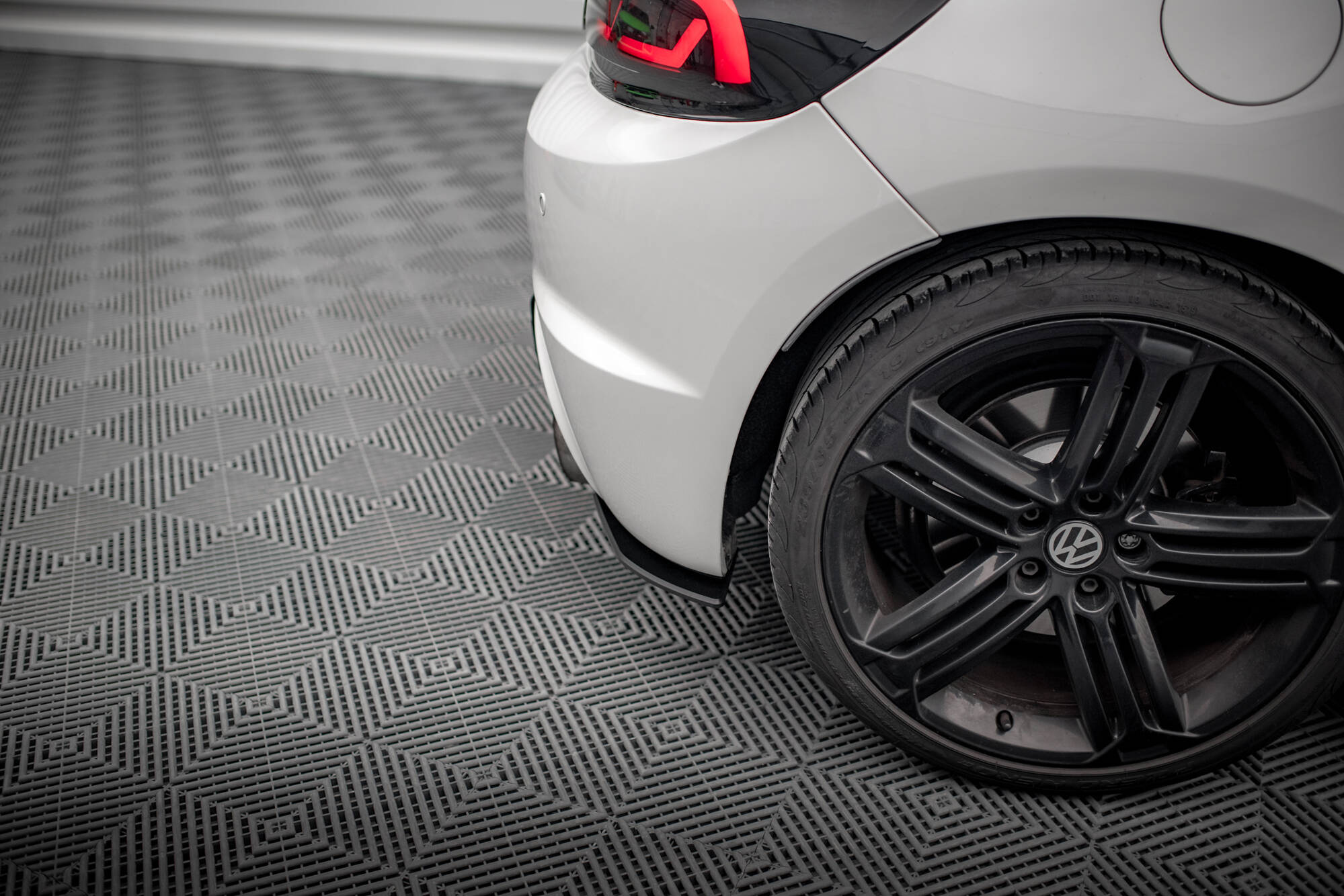 Street Pro Heck Ansatz Flaps passend für VW Scirocco R Mk3 rot