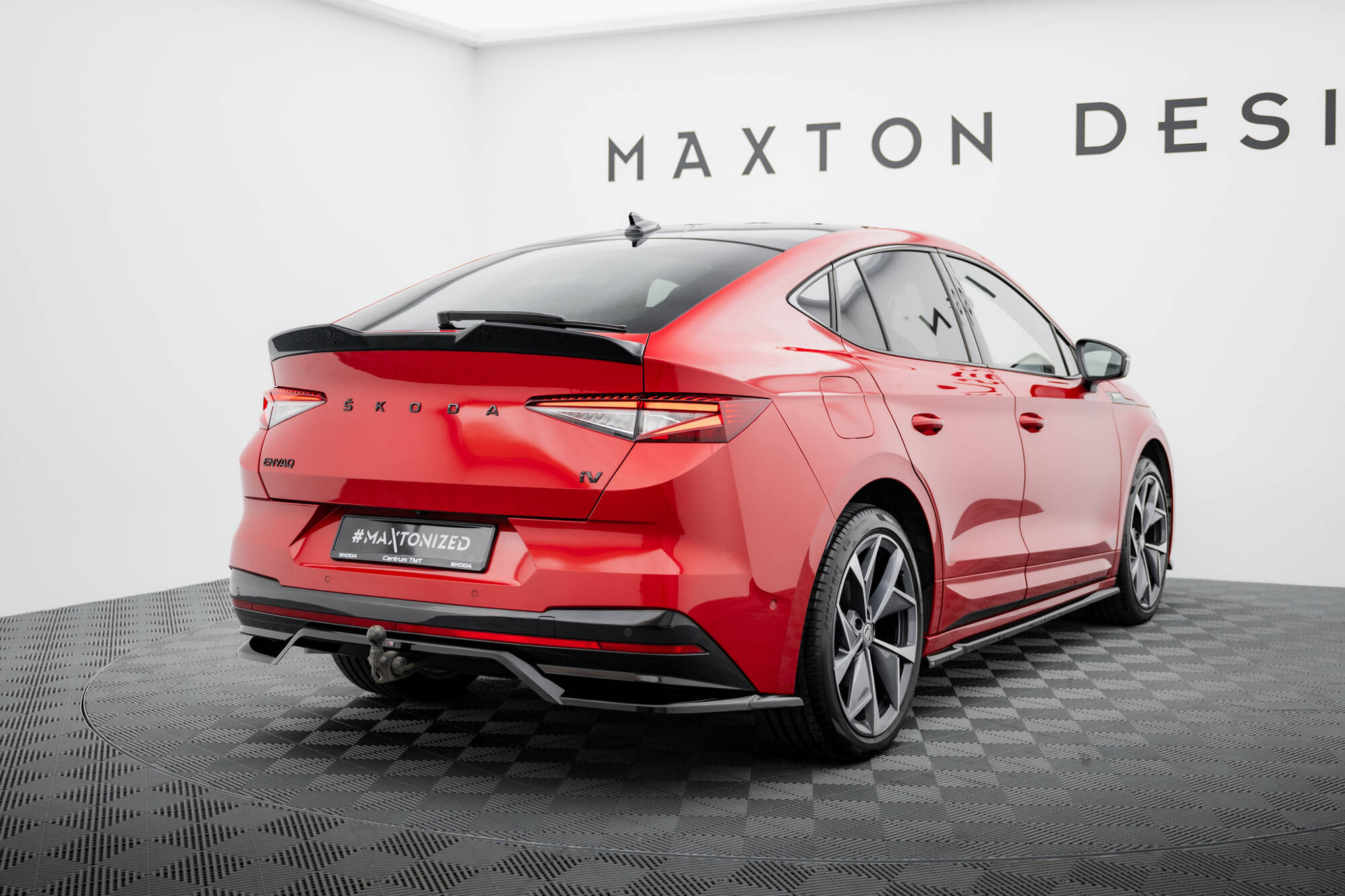 Street+ Mittlerer Diffusor RACE Heck Ansatz passend für Skoda Enyaq Coupe iV RS schwarz Hochglanz