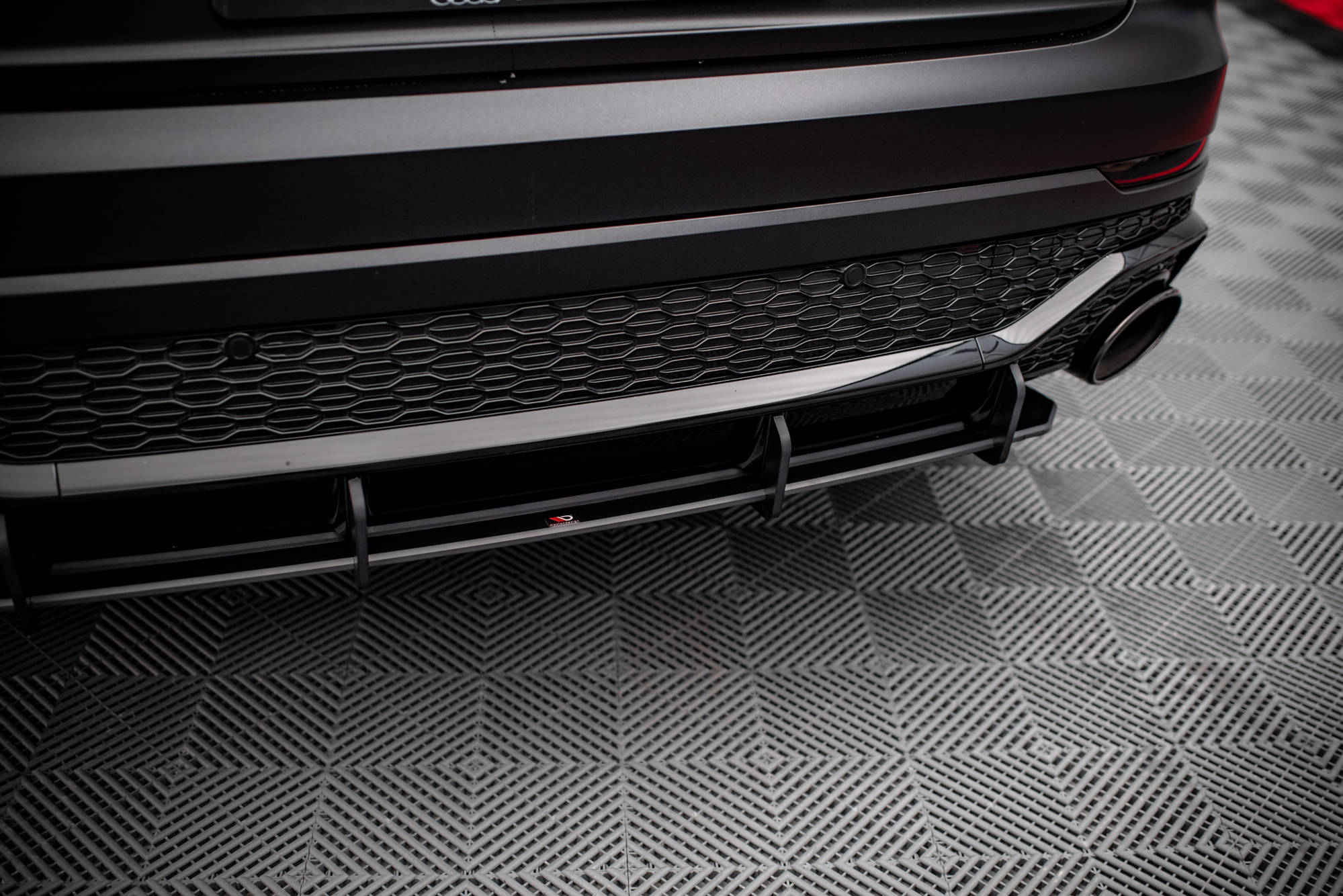 Street Pro Heckschürze Heck Ansatz Diffusor passend für Audi RSQ8 Mk1 schwarz-rot