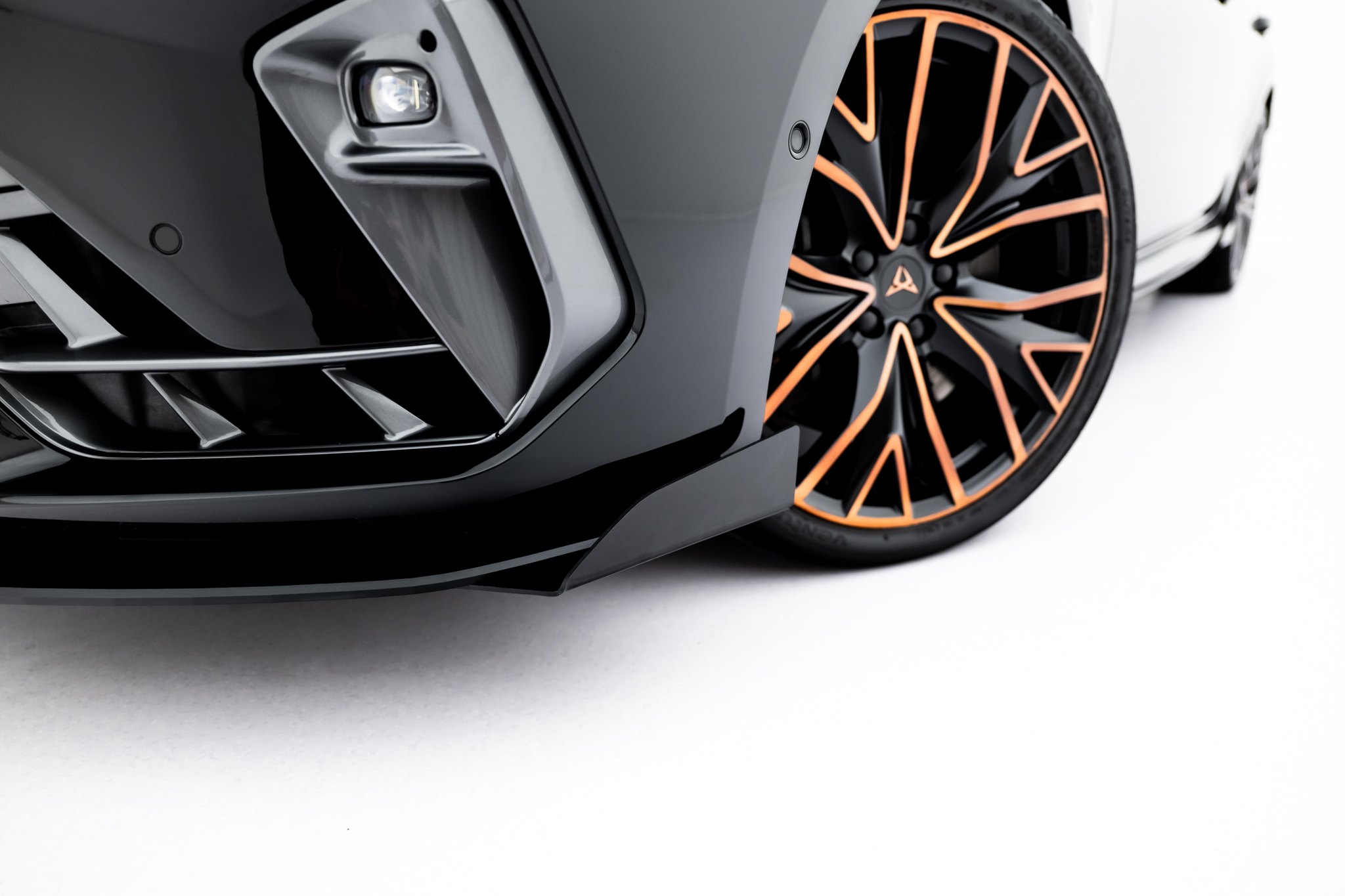 Frontlippe passend für CUPRA Leon ST / Hatchback Mk1 FL schwarz matt + Hochglanz Flaps