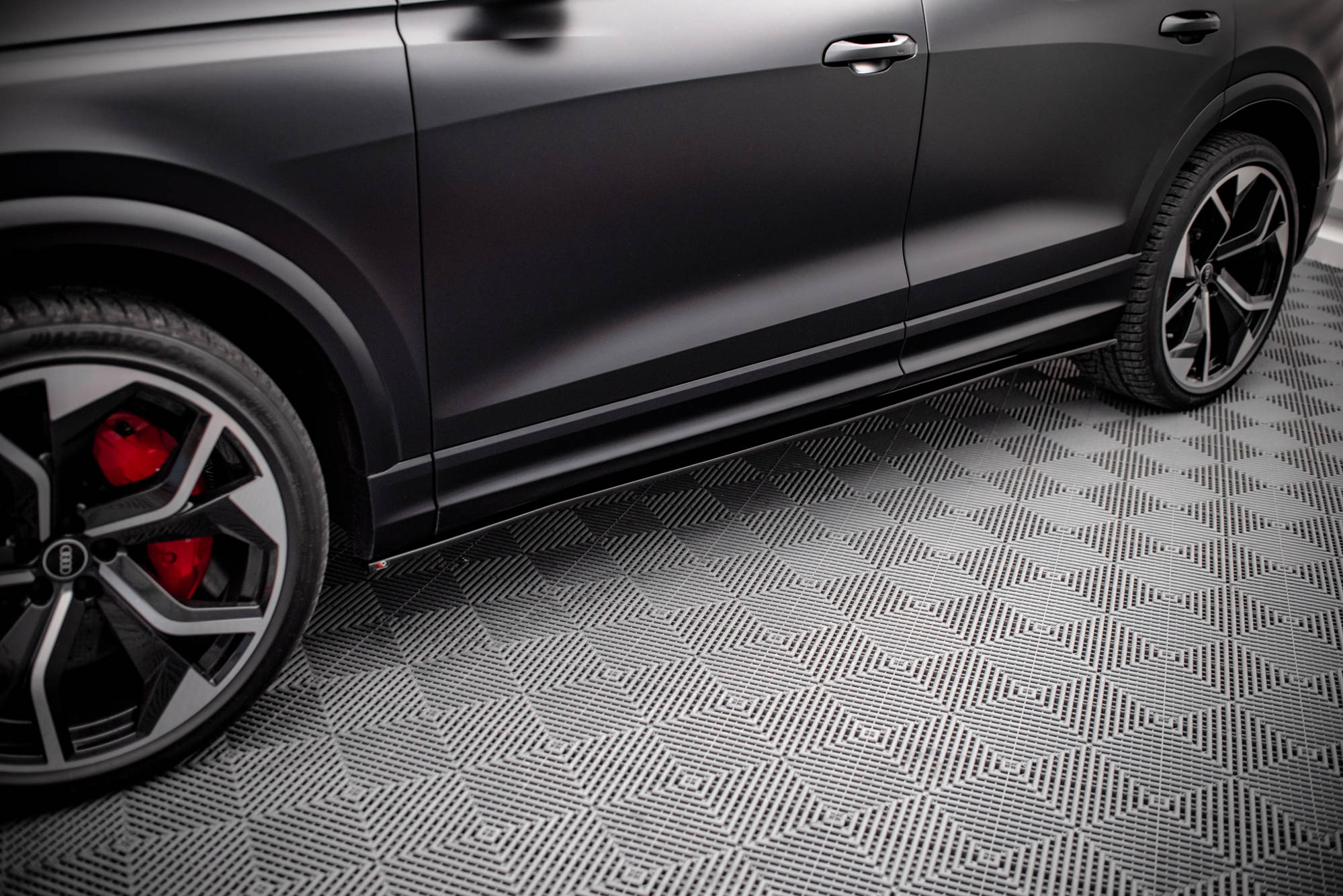 Street+ Seitenschweller Leisten passend für Audi RSQ8 Mk1 schwarz Hochglanz