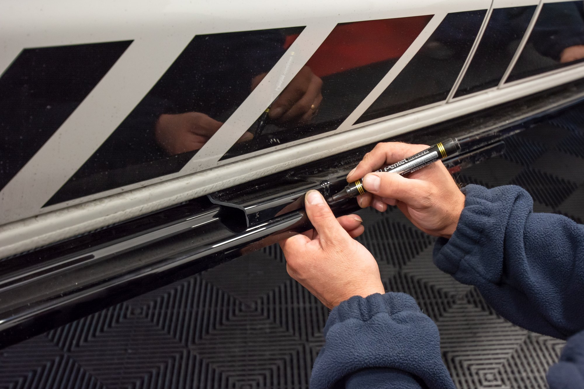 Seitenschweller Ansatz für VW T6 schwarz Hochglanz