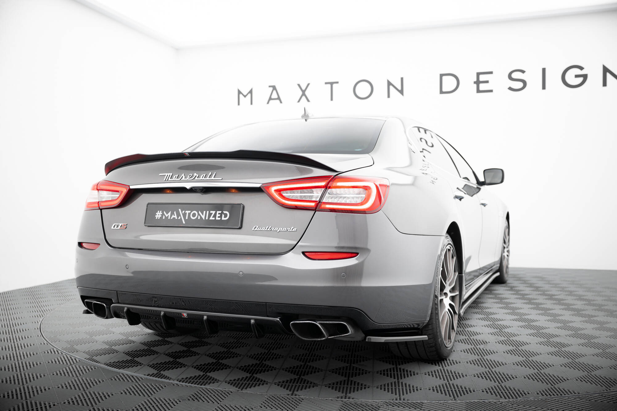 Heckansatz Diffusor passend für Maserati Quattroporte Mk6 schwarz Hochglanz