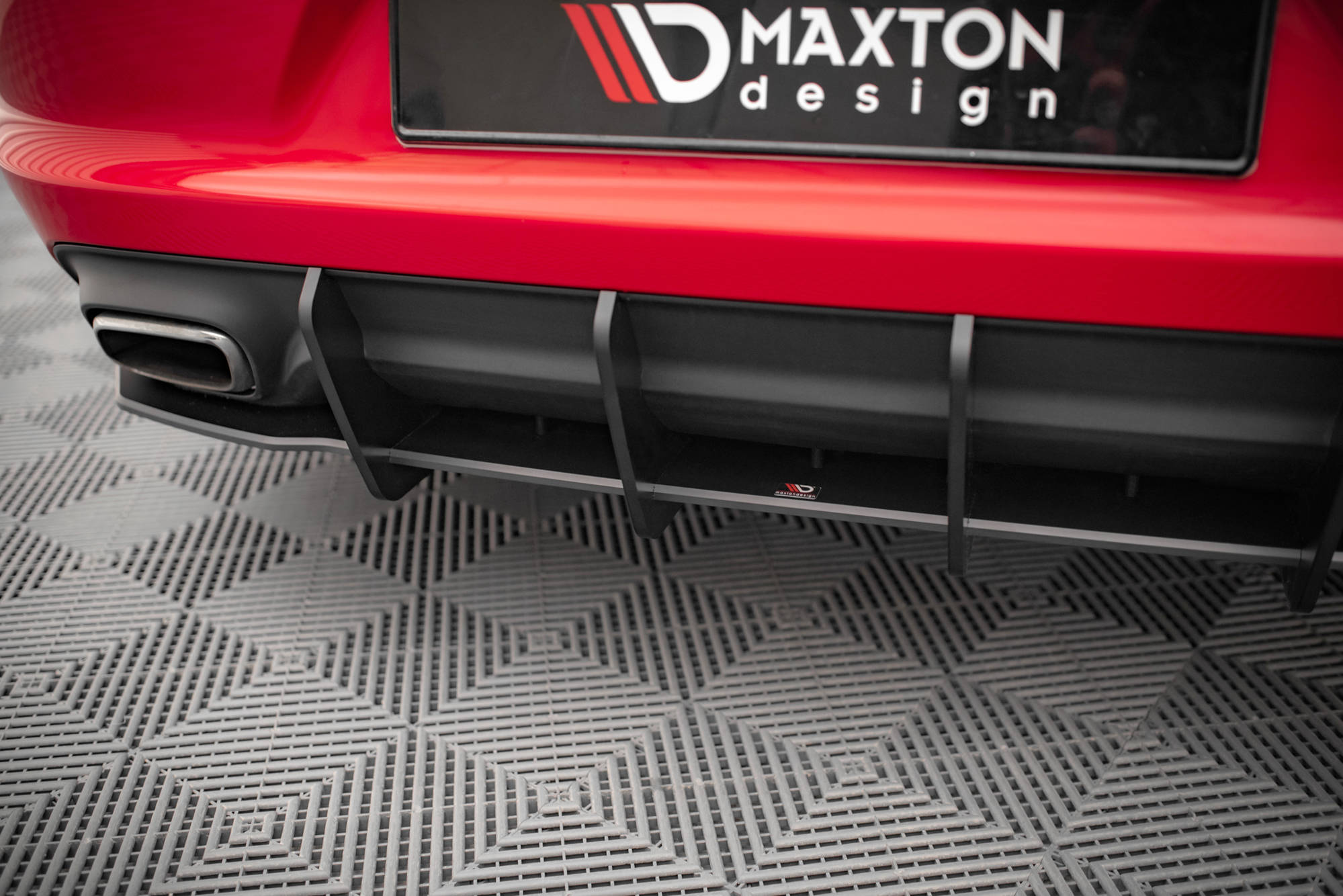 Street Pro Heckschürze Heck Ansatz Diffusor passend für Dodge Charger RT Mk7 FL schwarz-rot