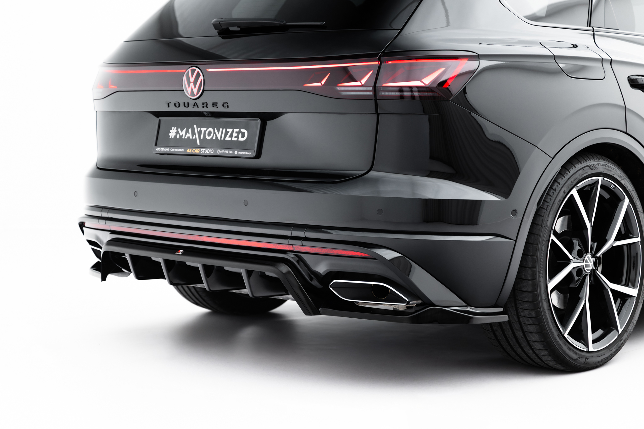 Street+ Mittlerer Diffusor RACE Heck Ansatz passend für VW Touareg R-Line Mk3 FL schwarz Hochglanz